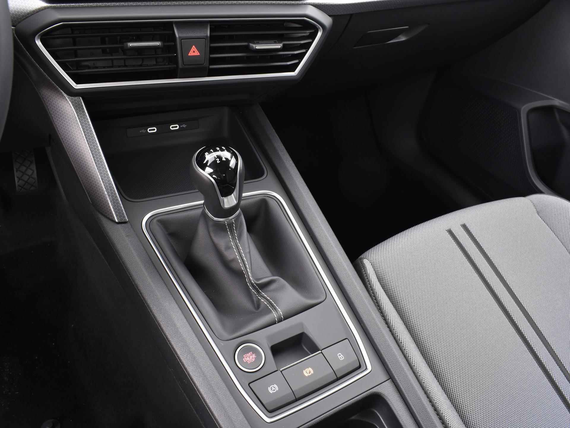 SEAT Leon Style 1.0 TSI 81kW / 110pk Hatchback 5 deurs 6 ver PDC | Apple Carplay | MEGA Sale - 21/29