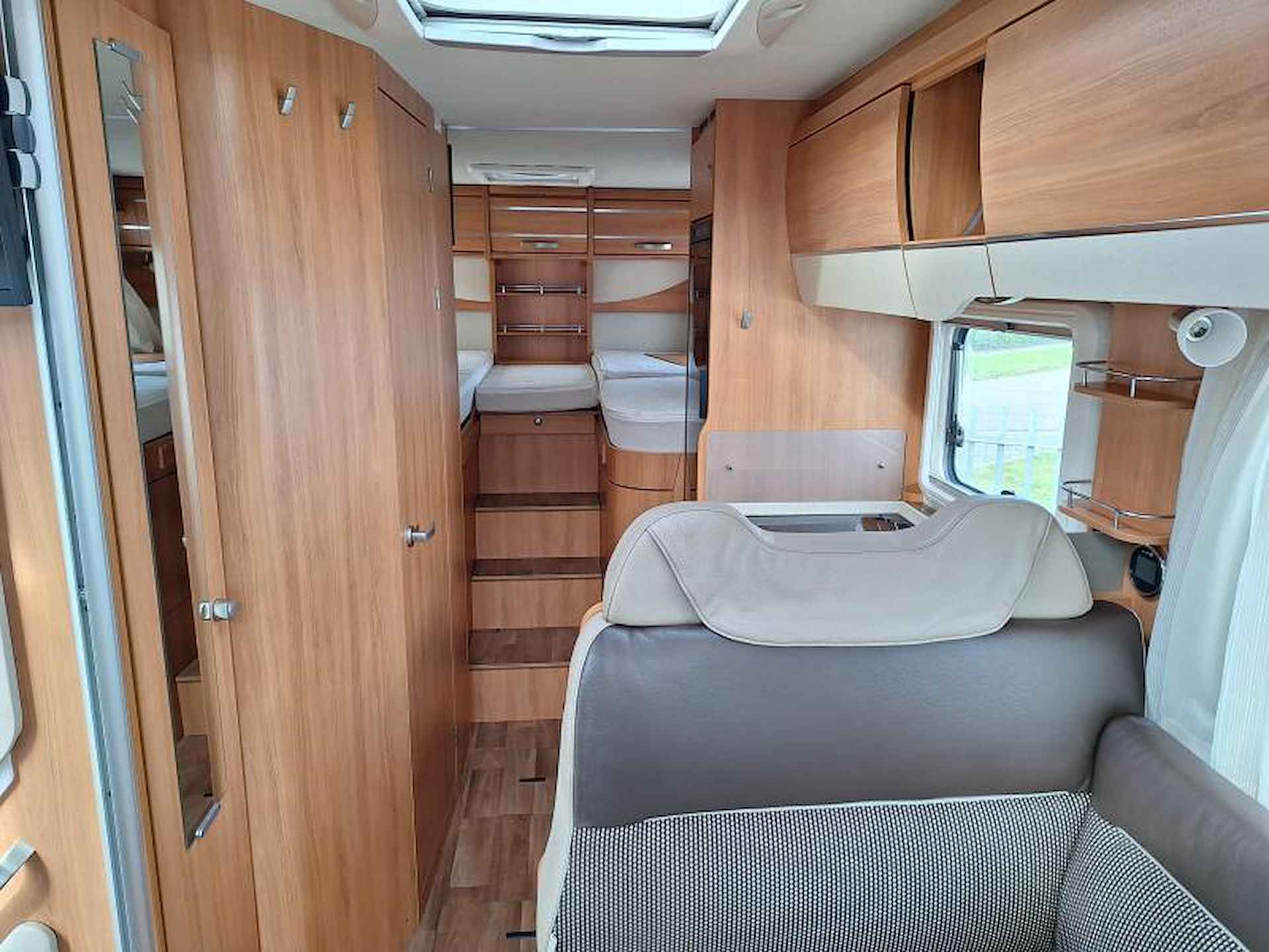 Hymer T 588 SL -AUTOMAAT-2 APARTE BEDDEN - 7/24