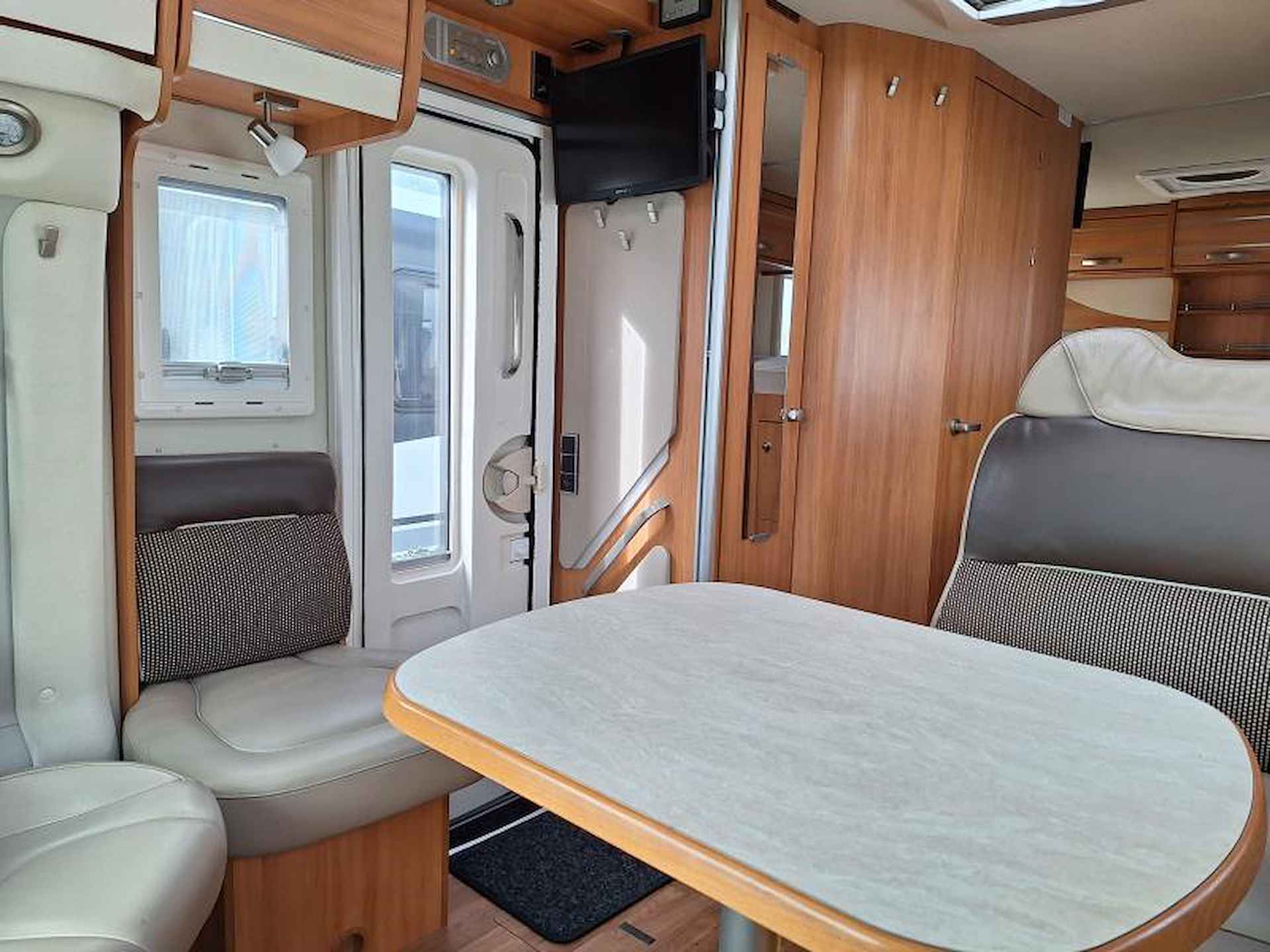 Hymer T 588 SL -AUTOMAAT-2 APARTE BEDDEN - 16/24