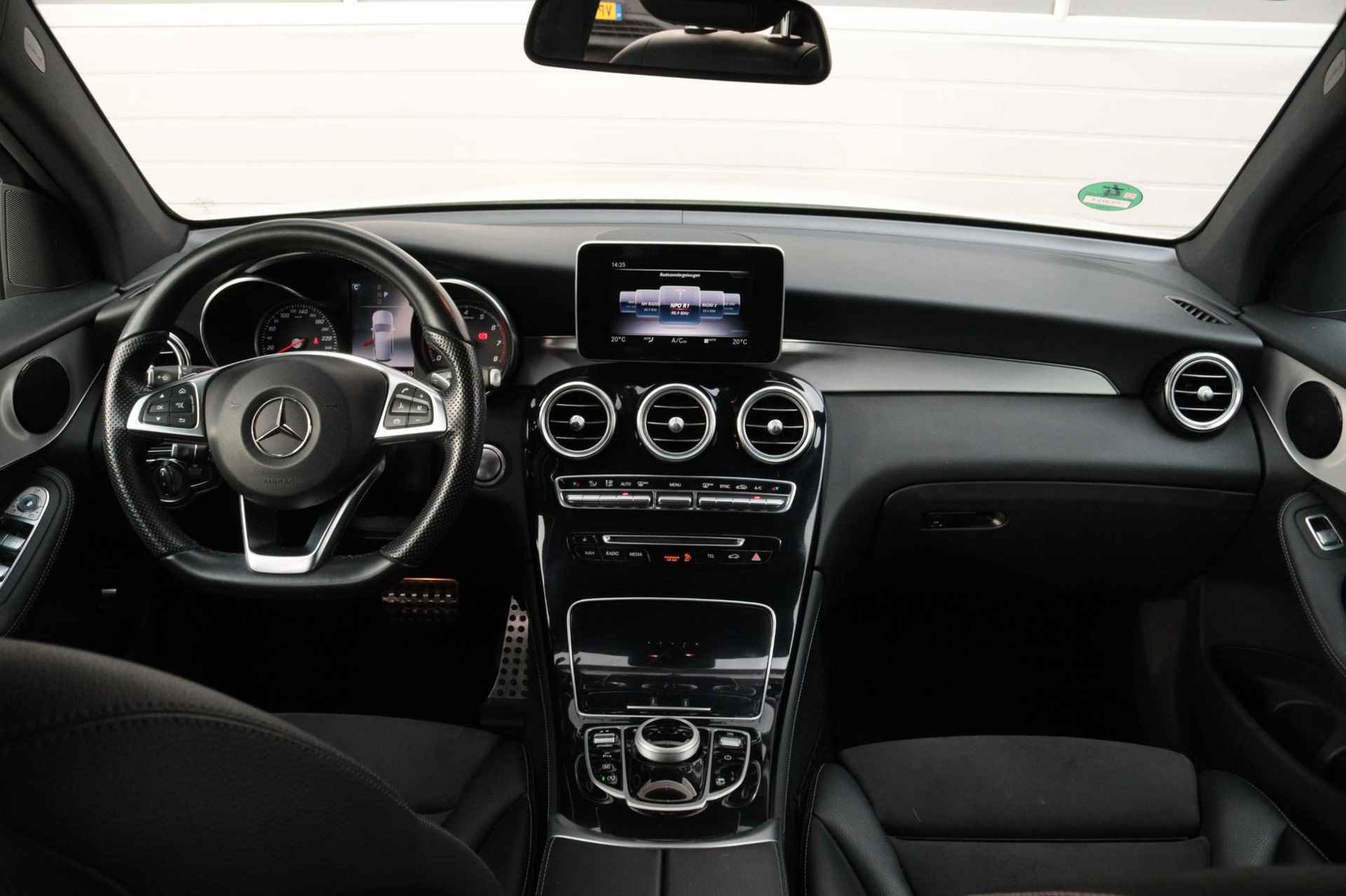 Mercedes-Benz GLC GLC 250 Automaat 4MATIC AMG Line | Premium Pakket | Sfeerverlichting | Stoelverwarming | Parktronic | Camera | Spiegelpakket | Zitcomfortpakket - 3/35