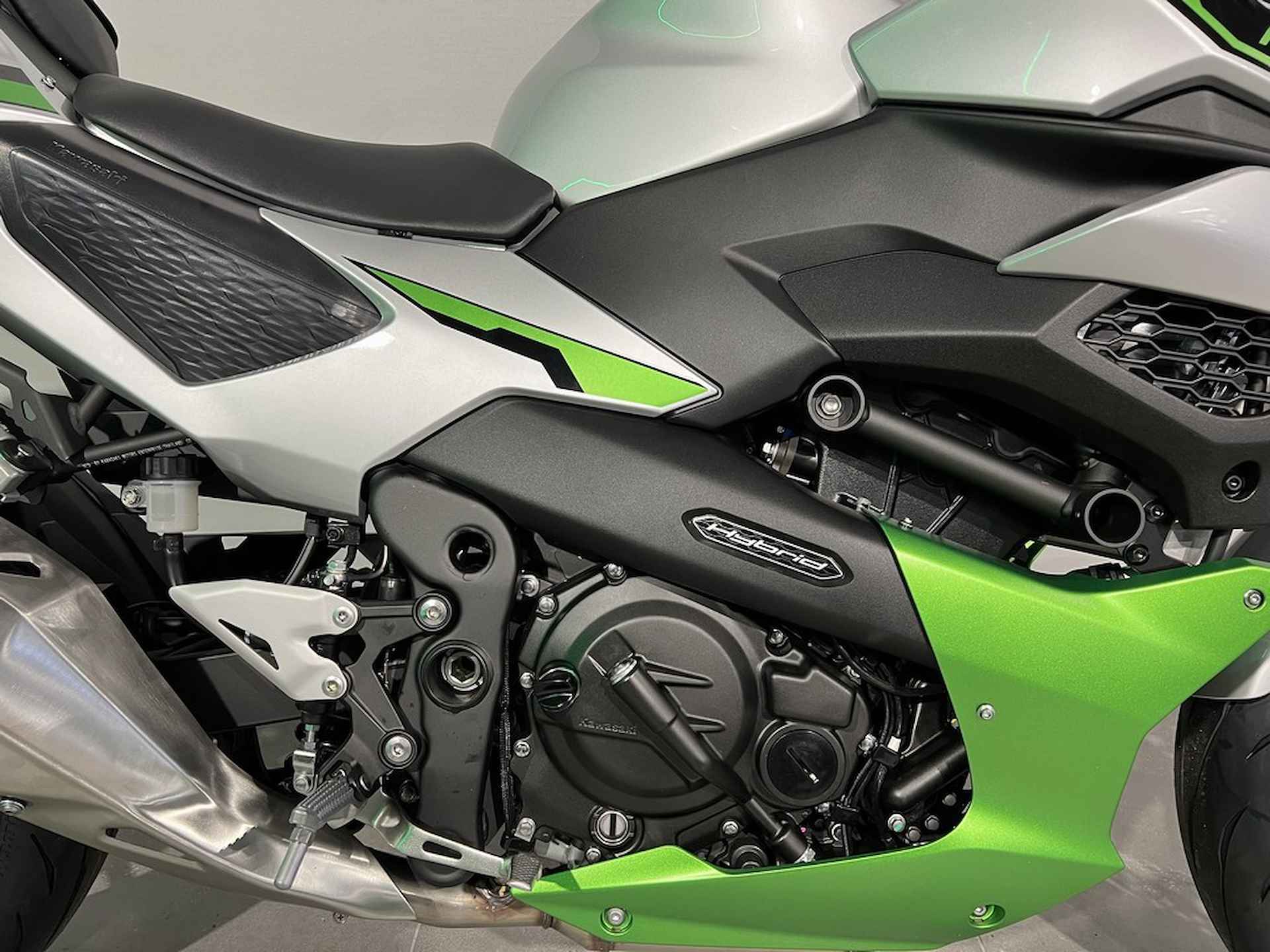 Kawasaki Z7 HYBRID - 2/9