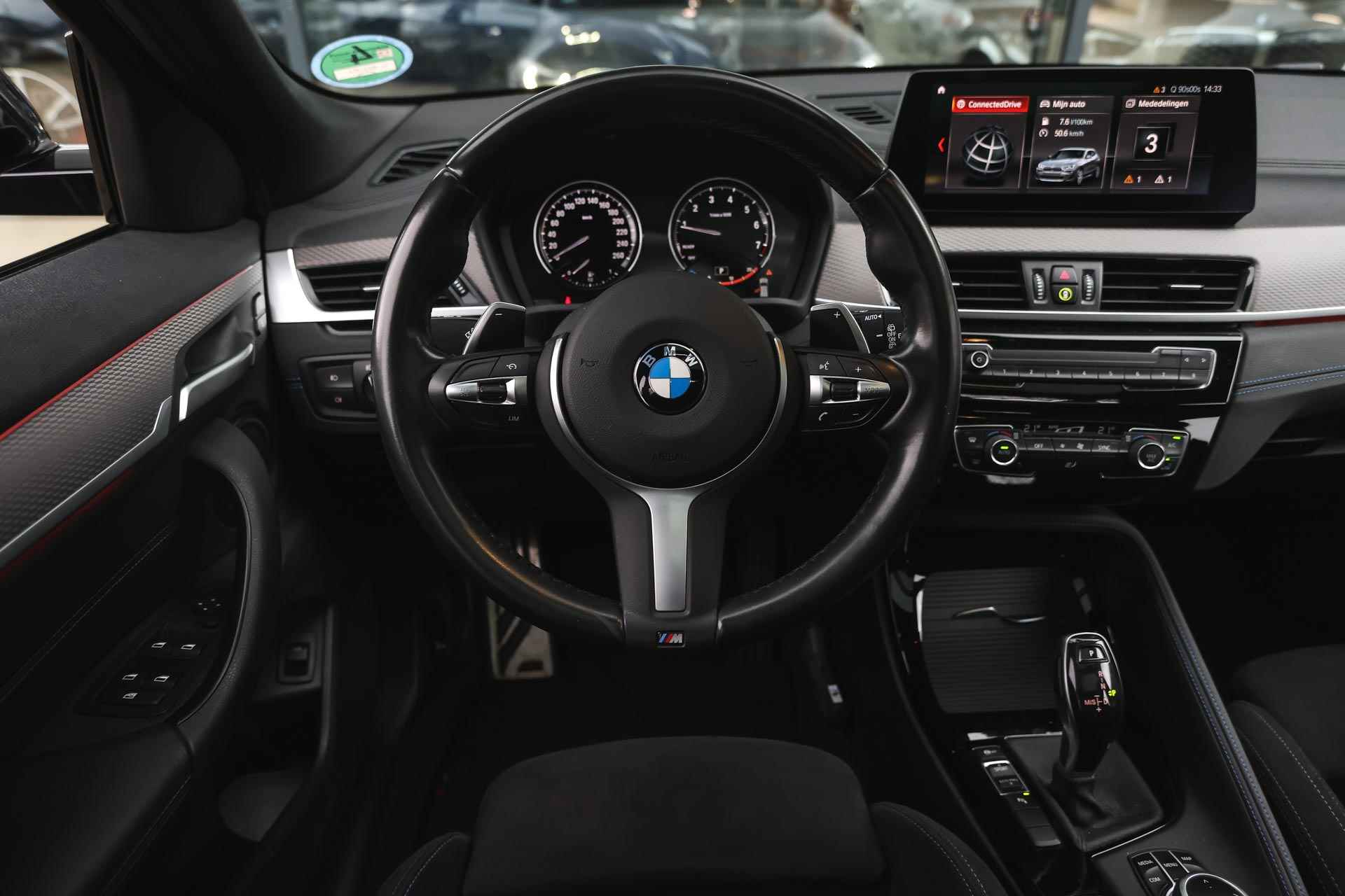 BMW X2 sDrive20i Executive M Sport Automaat / Panoramadak / Trekhaak / Achteruitrijcamera / LED / Park Assistant / Head-Up / M Sportstoelen / Comfort Access - 4/35