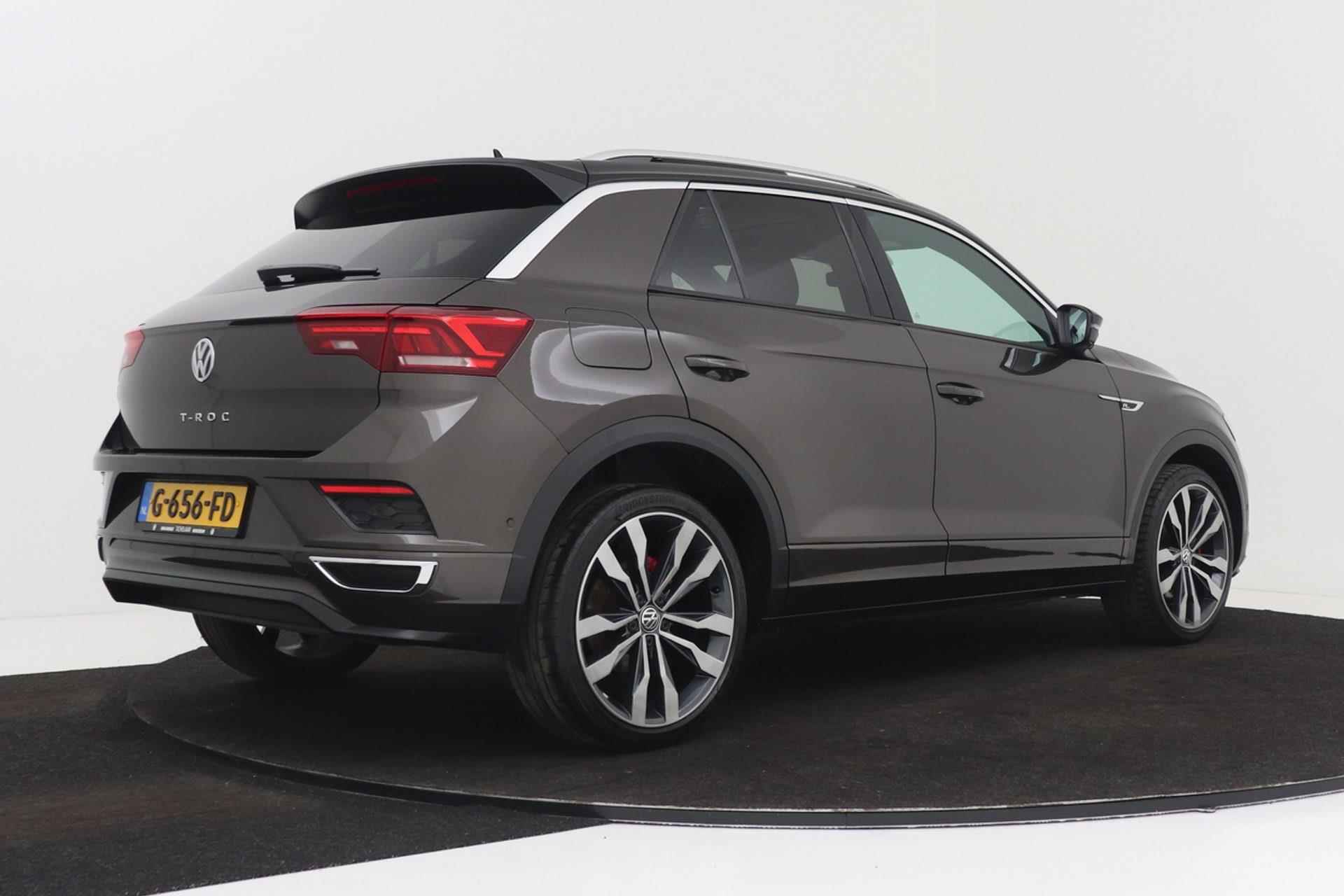 Volkswagen T-Roc 1.5 TSI R-Line| Trekhaak | Panoramadak | Dealer Ond. | CarPlay | Digital Cockpit | Adap. Cruise | Keyless Entry | - 2/54