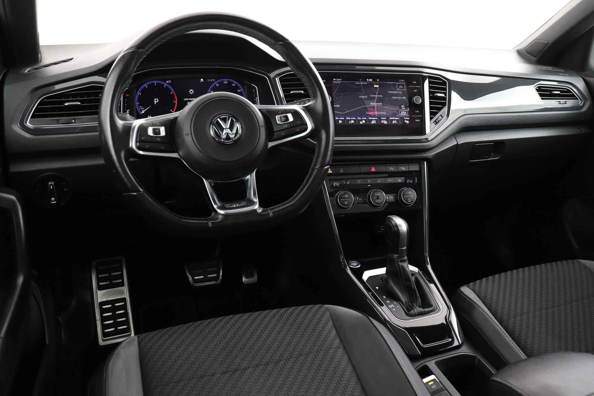 Volkswagen T-Roc 1.5 TSI R-Line| Trekhaak | Panoramadak | Dealer Ond. | CarPlay | Digital Cockpit | Adap. Cruise | Keyless Entry | - 3/54