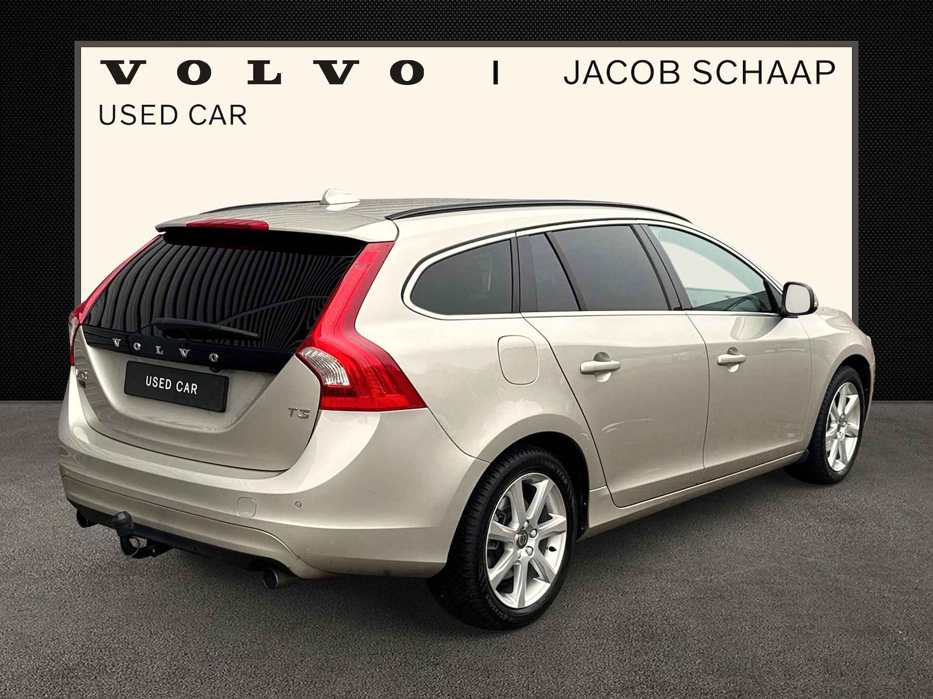 Volvo V60 1.5 T3 Polar+ / Blis / glazen schuif-/kanteldak / Verwarmbaar stuurwiel / - 2/27