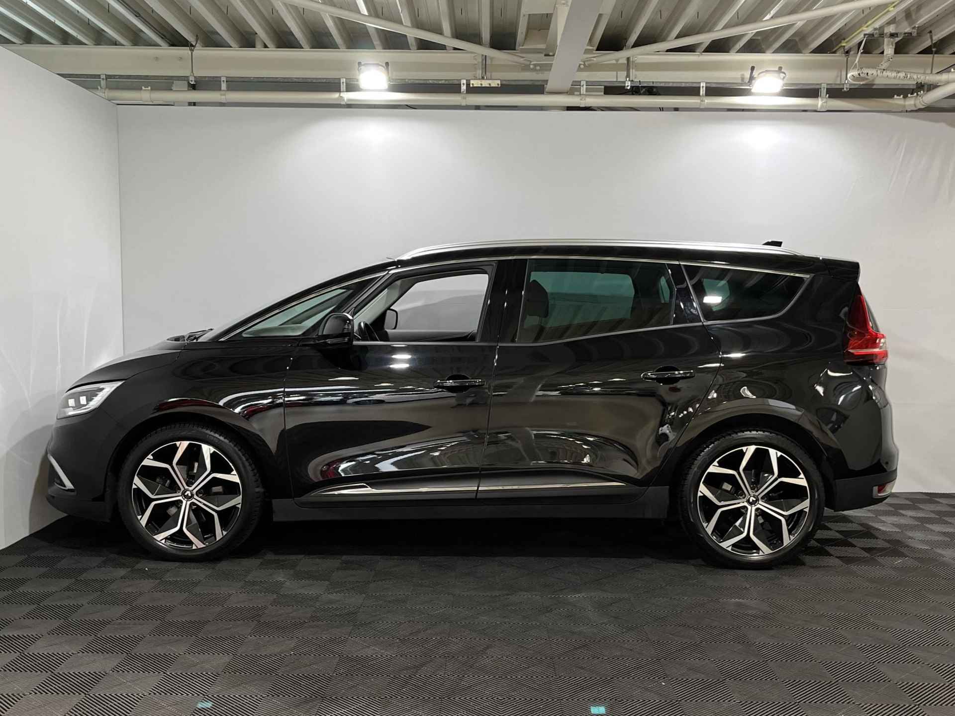 Renault Grand Scénic 1.3 - 140PK TCe Intens 7p. | 1e eigenaar | Camera | Cruise Control | Navi | Parkeersensoren | Lichtmetalen Velgen | Licht & Regen Sensor | 7 Zitplaatsen | - 3/32