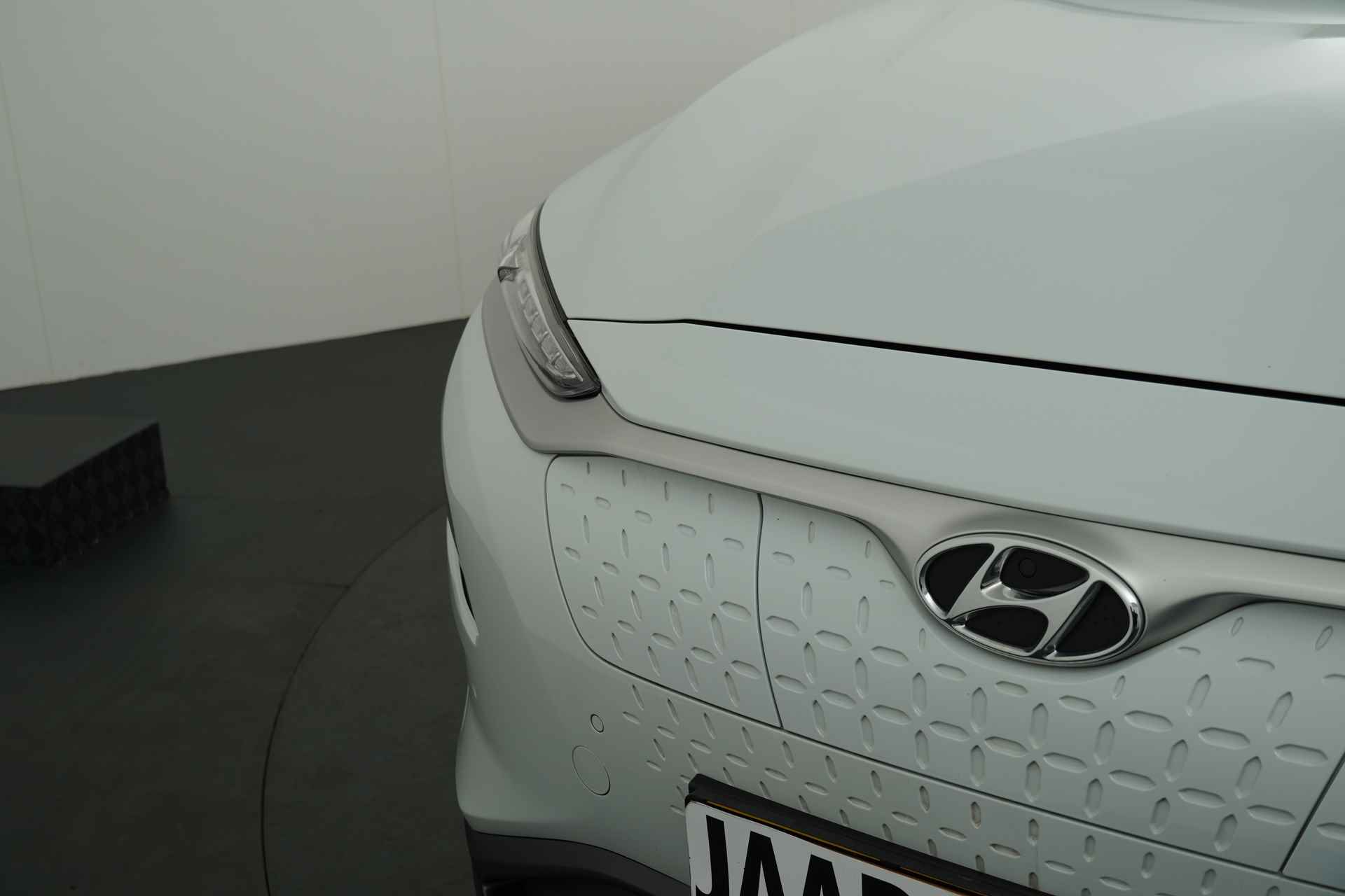 Hyundai KONA BWJ 2019 | EV Comfort 64 kWh (Subsidie mogelijk) INCL BTW | CLIMA | CAMERA A | STOEL VERW | NAVI | CARPLAY | AD. CRUISE | - 19/30