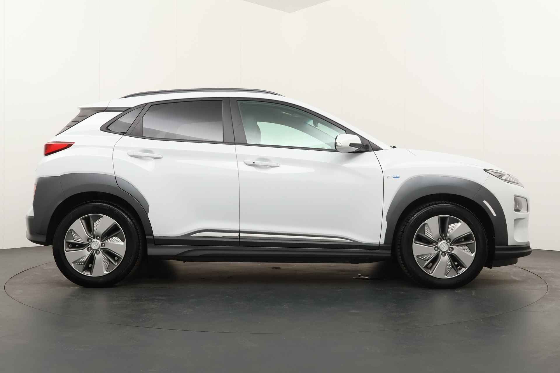 Hyundai KONA BWJ 2019 | EV Comfort 64 kWh (Subsidie mogelijk) INCL BTW | CLIMA | CAMERA A | STOEL VERW | NAVI | CARPLAY | AD. CRUISE | - 23/30