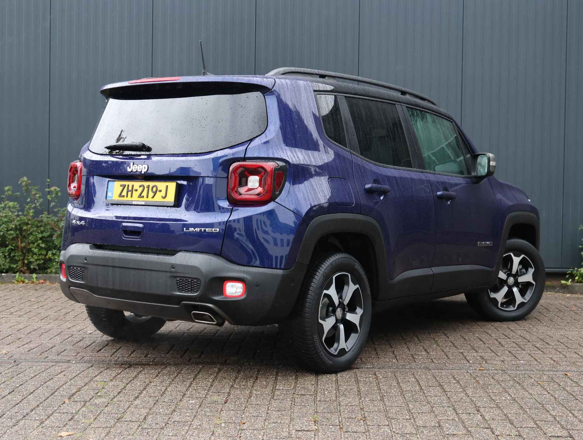 Jeep Renegade 180pk Turbo 4WD Limited (UNIEK!!/1ste eig./Climate/Adap.Cruise/NAV./AppleCarPlay/LED/17"LMV) - 4/43