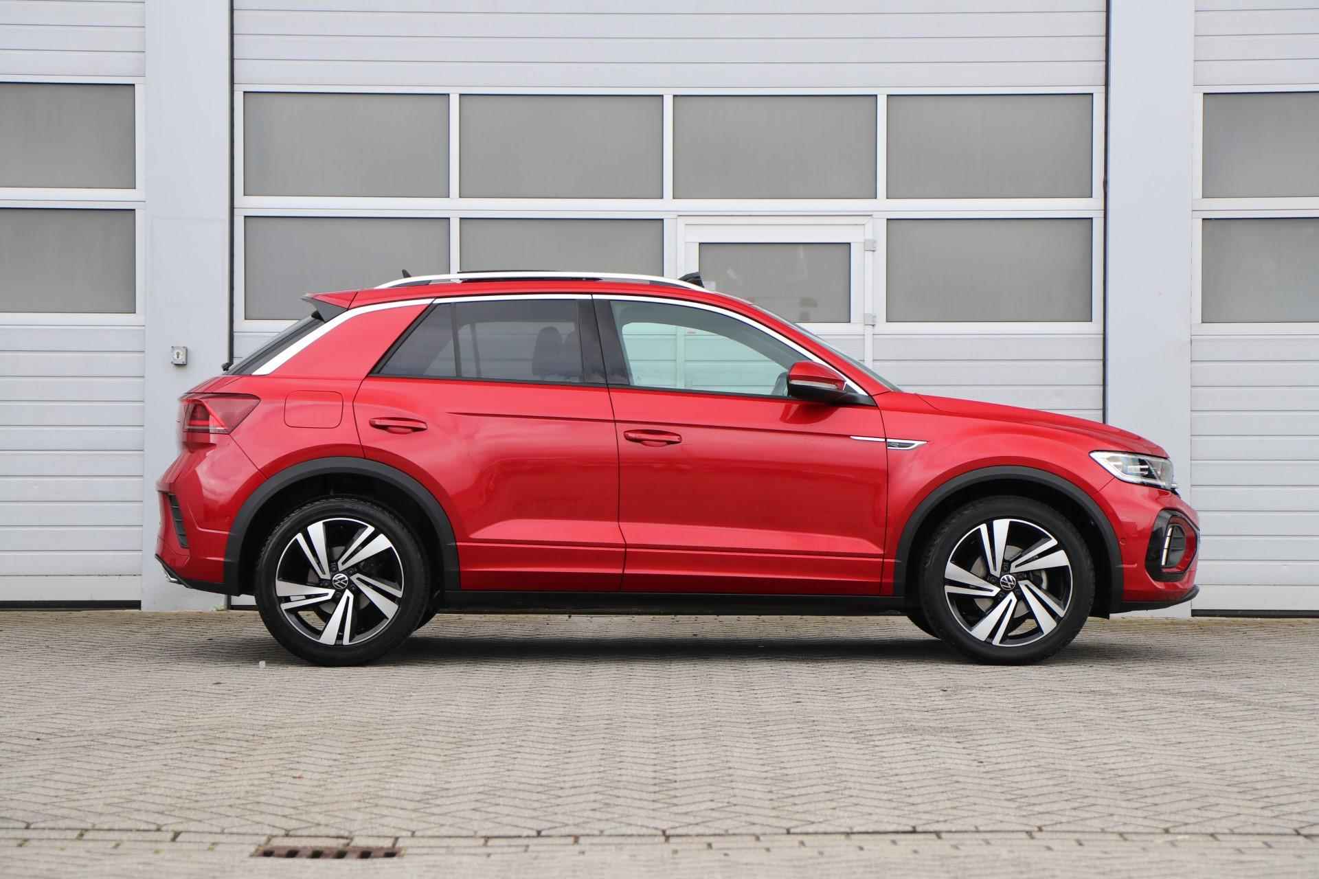 Volkswagen T-Roc 1.5 TSI 150pk DSG R-Line | Panoramadak | Achteruitrijcamera - 4/60