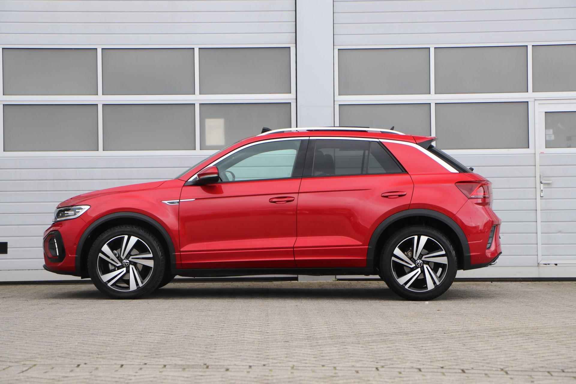 Volkswagen T-Roc 1.5 TSI 150pk DSG R-Line | Panoramadak | Achteruitrijcamera - 13/60