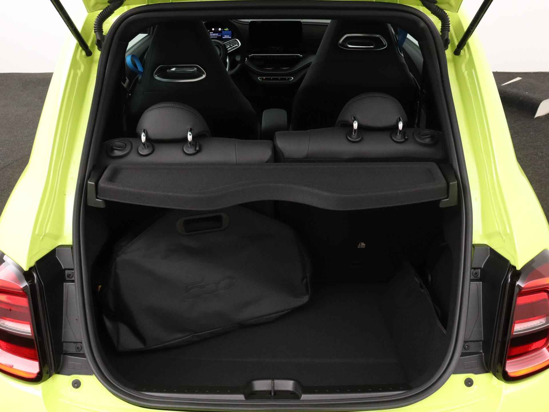 Abarth 500e EV 42 kWh Abarth Turismo 154pk Automaat | Navigatie | Licht Metalen Velgen 18"| Lederen/Alcantara Bekleding | Dodehoek Detectie | Parkeersensoren Voor/ Achter - 13/34