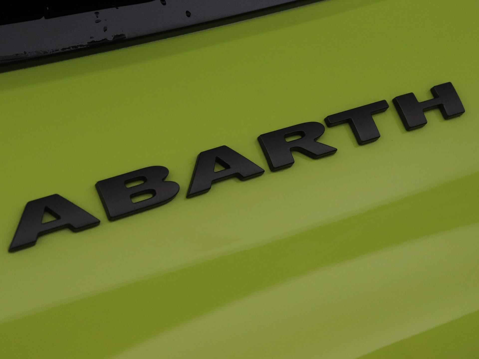 Abarth 500e EV 42 kWh Abarth Turismo 154pk Automaat | Navigatie | Licht Metalen Velgen 18"| Lederen/Alcantara Bekleding | Dodehoek Detectie | Parkeersensoren Voor/ Achter - 14/34