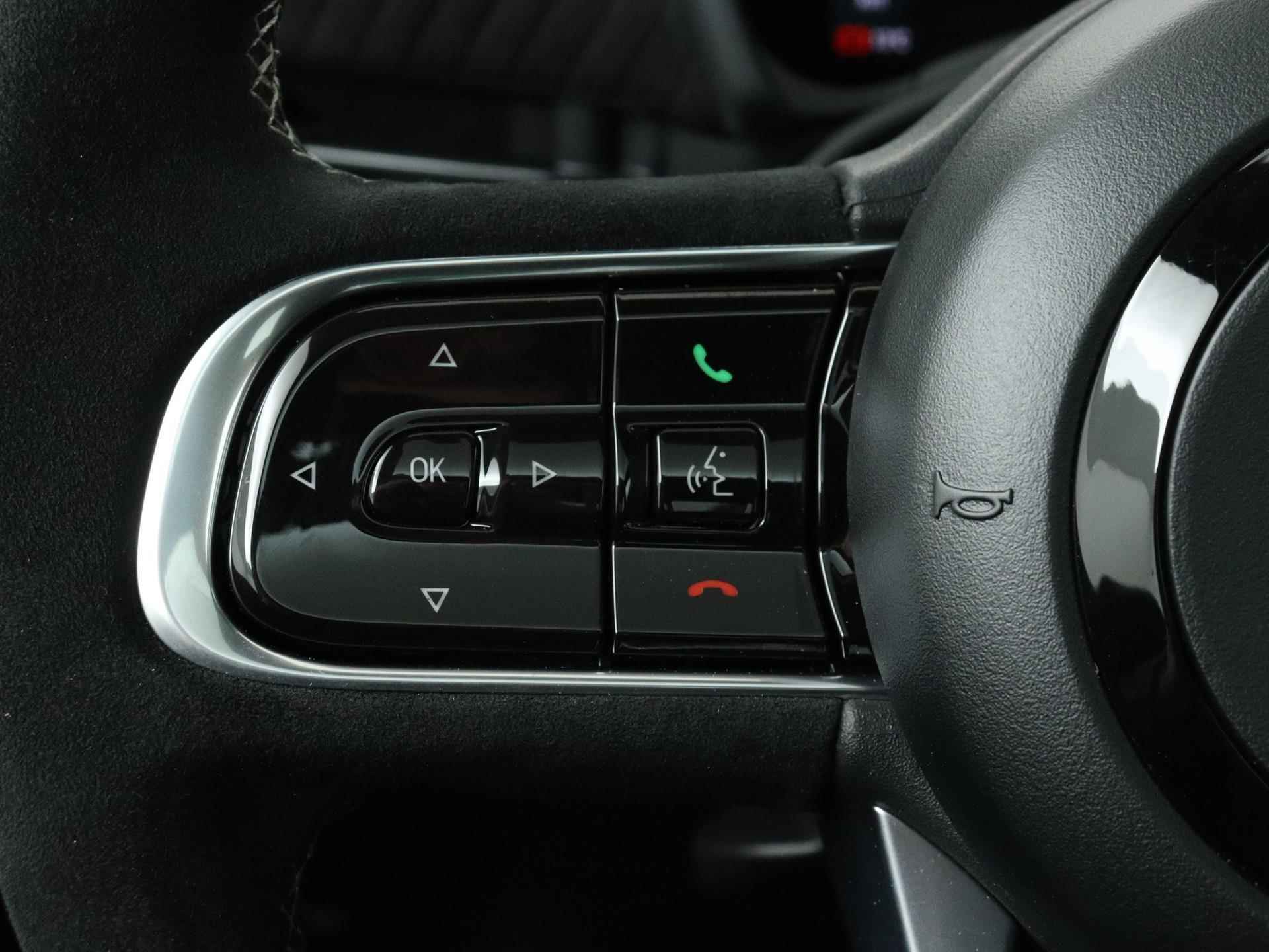 Abarth 500e EV 42 kWh Abarth Turismo 154pk Automaat | Navigatie | Licht Metalen Velgen 18"| Lederen/Alcantara Bekleding | Dodehoek Detectie | Parkeersensoren Voor/ Achter - 26/34