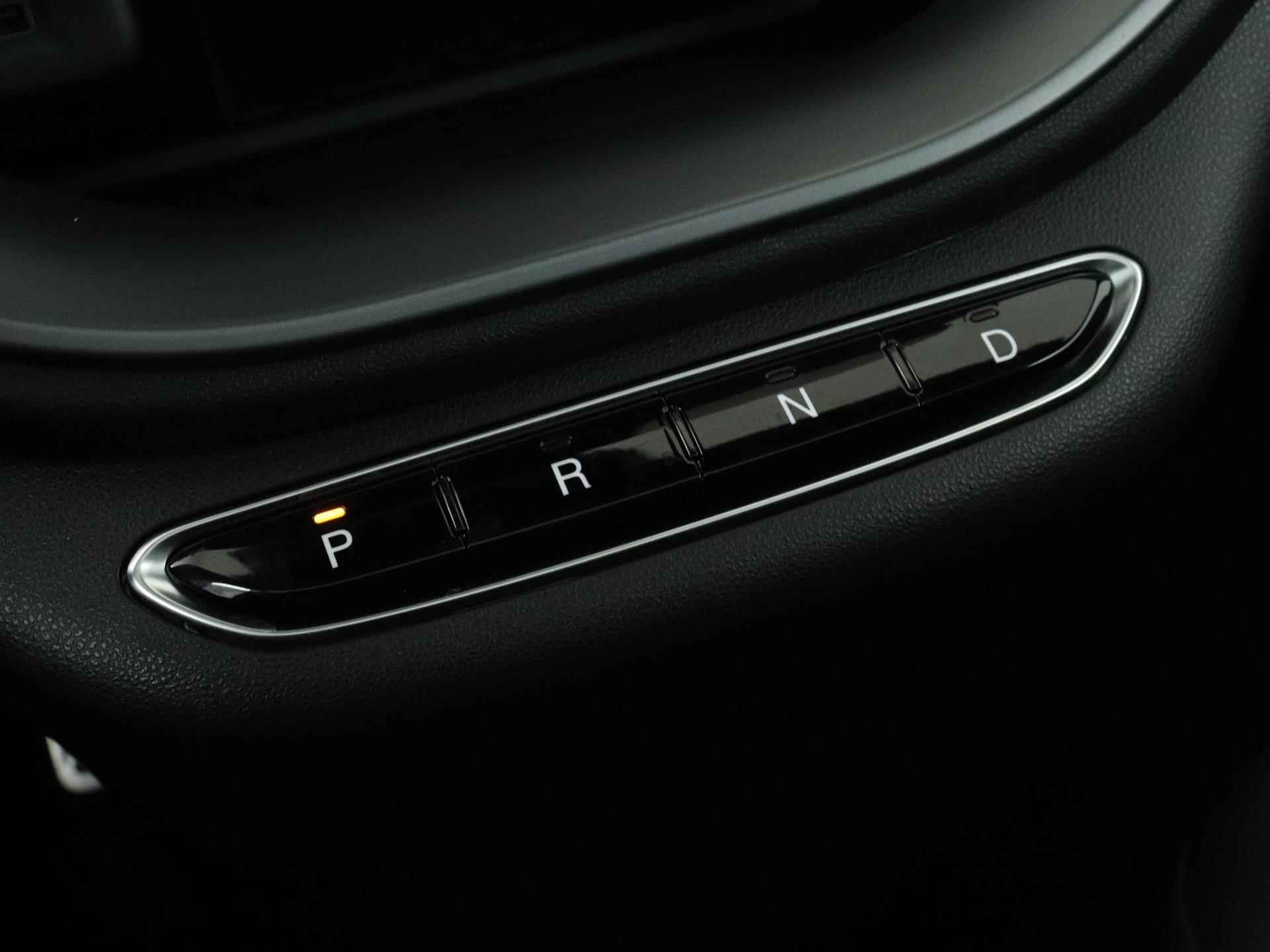 Abarth 500e EV 42 kWh Abarth Turismo 154pk Automaat | Navigatie | Licht Metalen Velgen 18"| Lederen/Alcantara Bekleding | Dodehoek Detectie | Parkeersensoren Voor/ Achter - 32/34