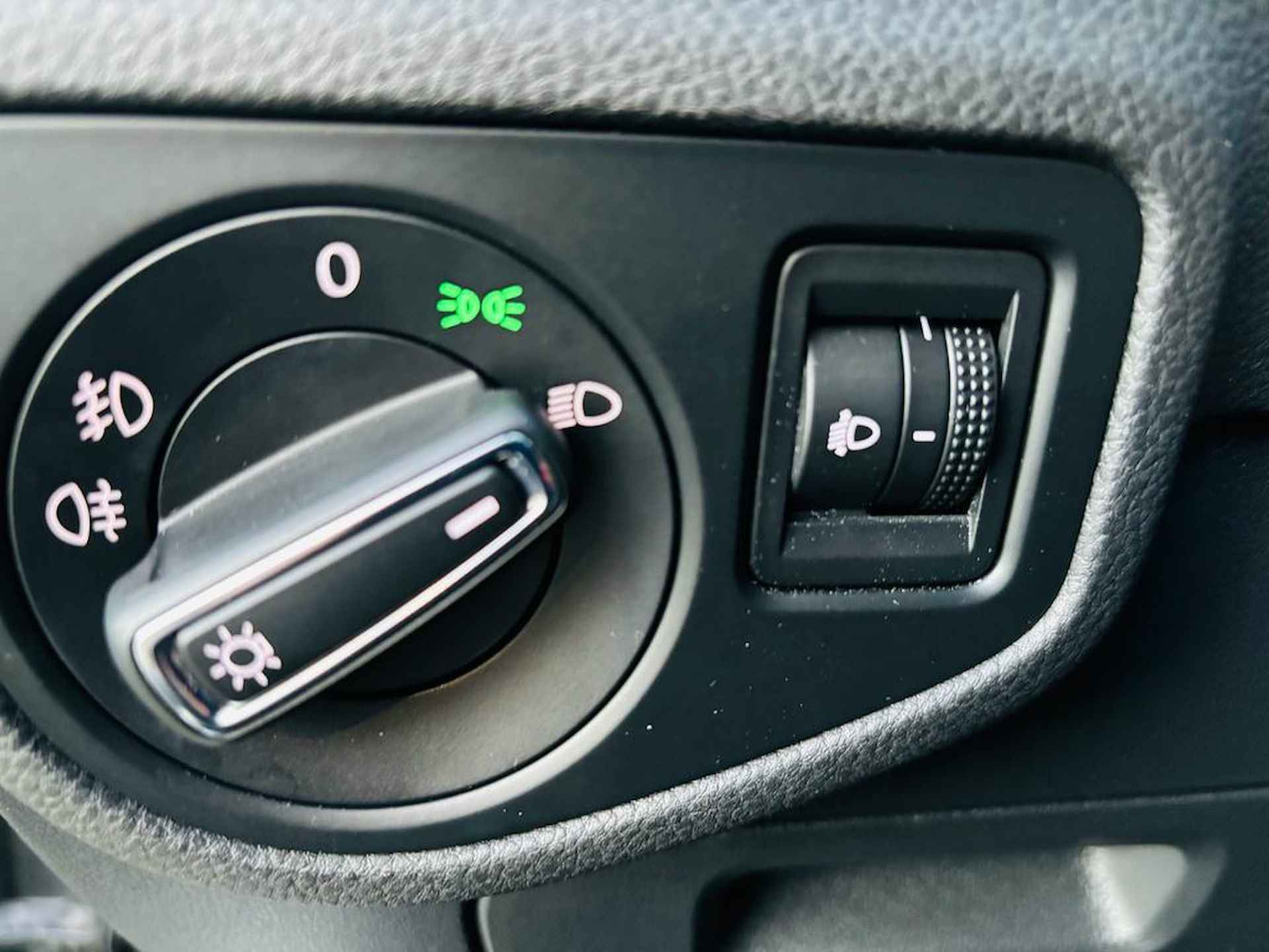 Volkswagen Golf Sportsvan 1.0 TSI Comfortline|AUTOMAAT | zeer weinig km s nieuwstaat , parkeerhulp achter - 9/23
