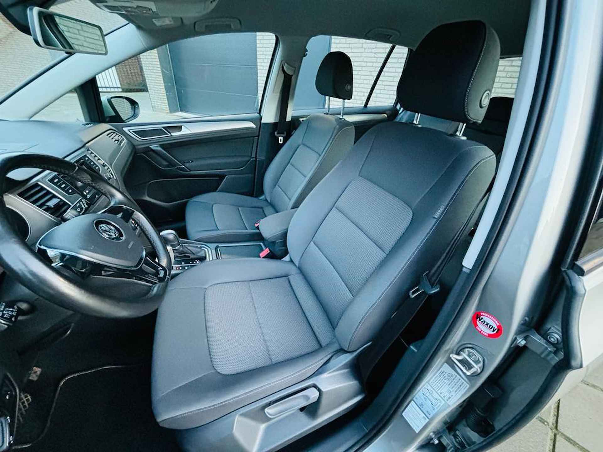 Volkswagen Golf Sportsvan 1.0 TSI Comfortline|AUTOMAAT | zeer weinig km s nieuwstaat , parkeerhulp achter - 19/23
