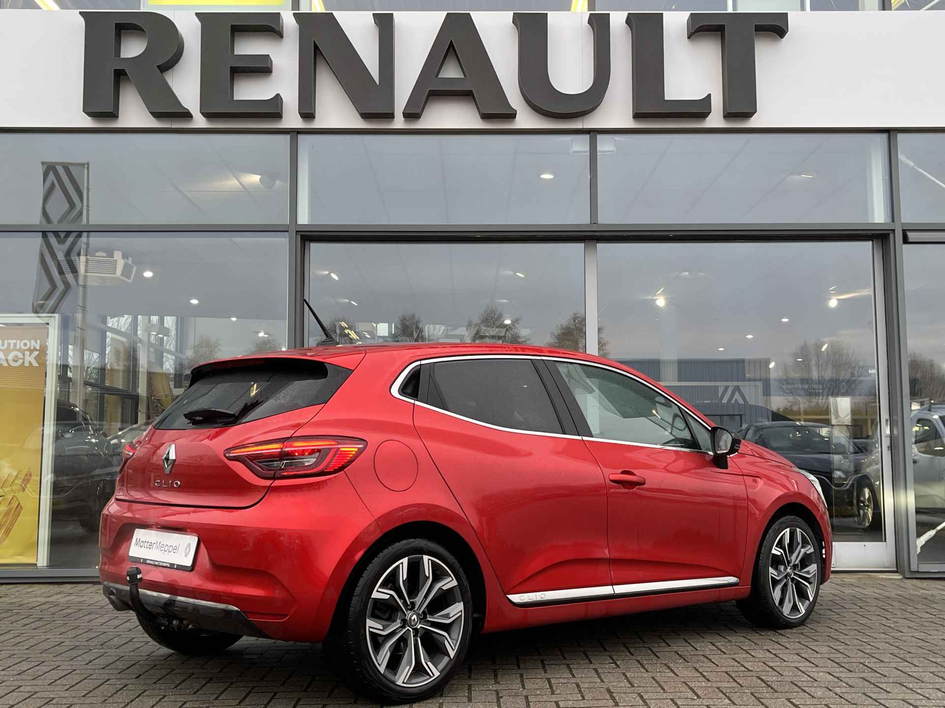 Renault Clio 1.3 TCe 140 Intens EDC AUTOMAAT | Pack Easy Drive Assist | Trekhaak | Stoel + Stuurverwarming | Navigatie | Apple CarPlay/Androi - 4/39