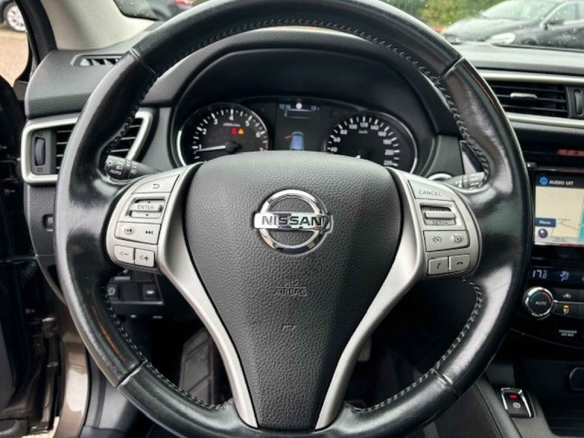 NISSAN Qashqai 1.6 Connect Edition, Clima, Cruise, Navi, Panoramadak, Camera - 23/37