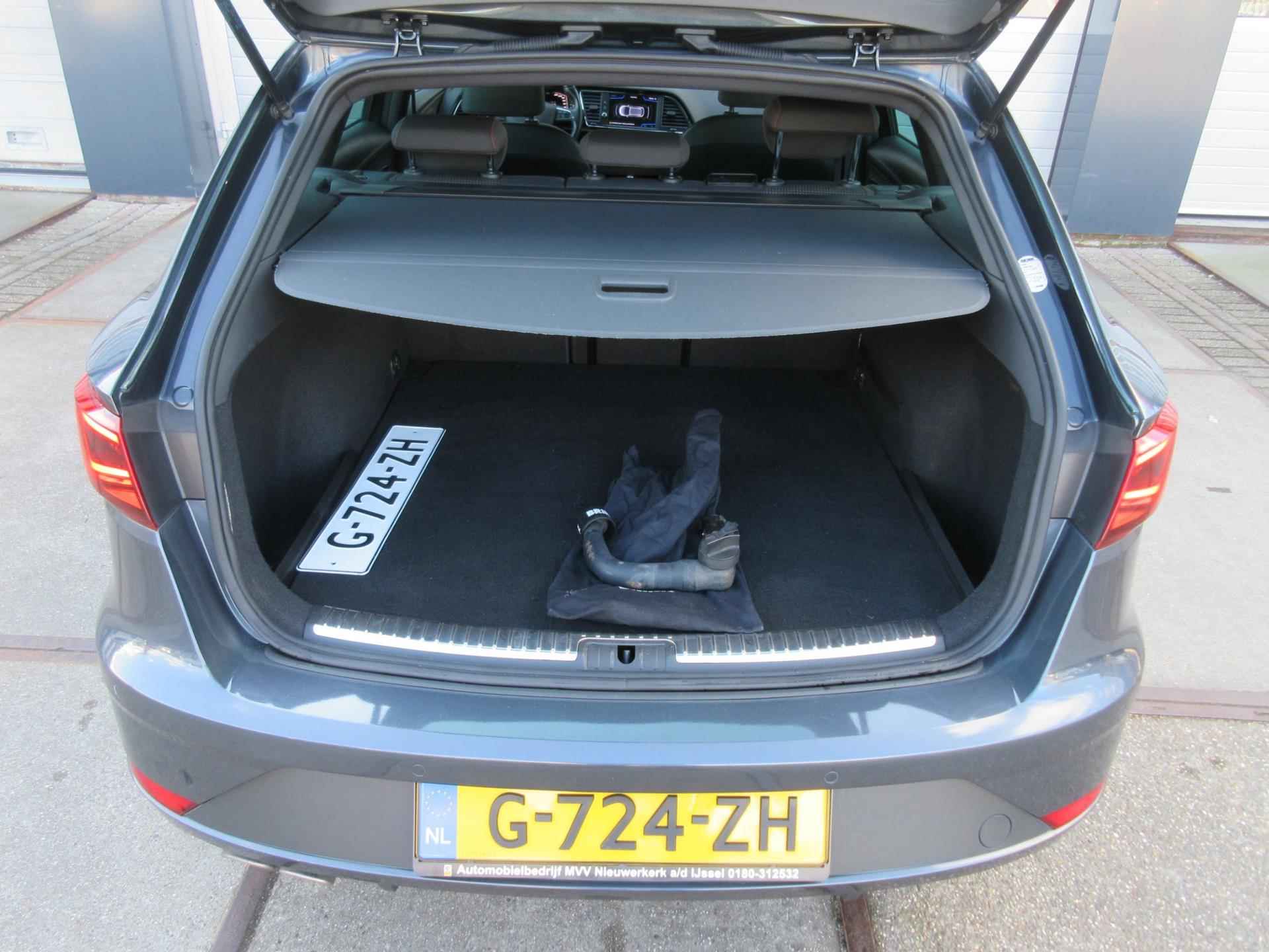 Seat Leon ST 1.5 TSI FR Ultimate Edition / Carplay / Digidash / Trekhaak - 9/28