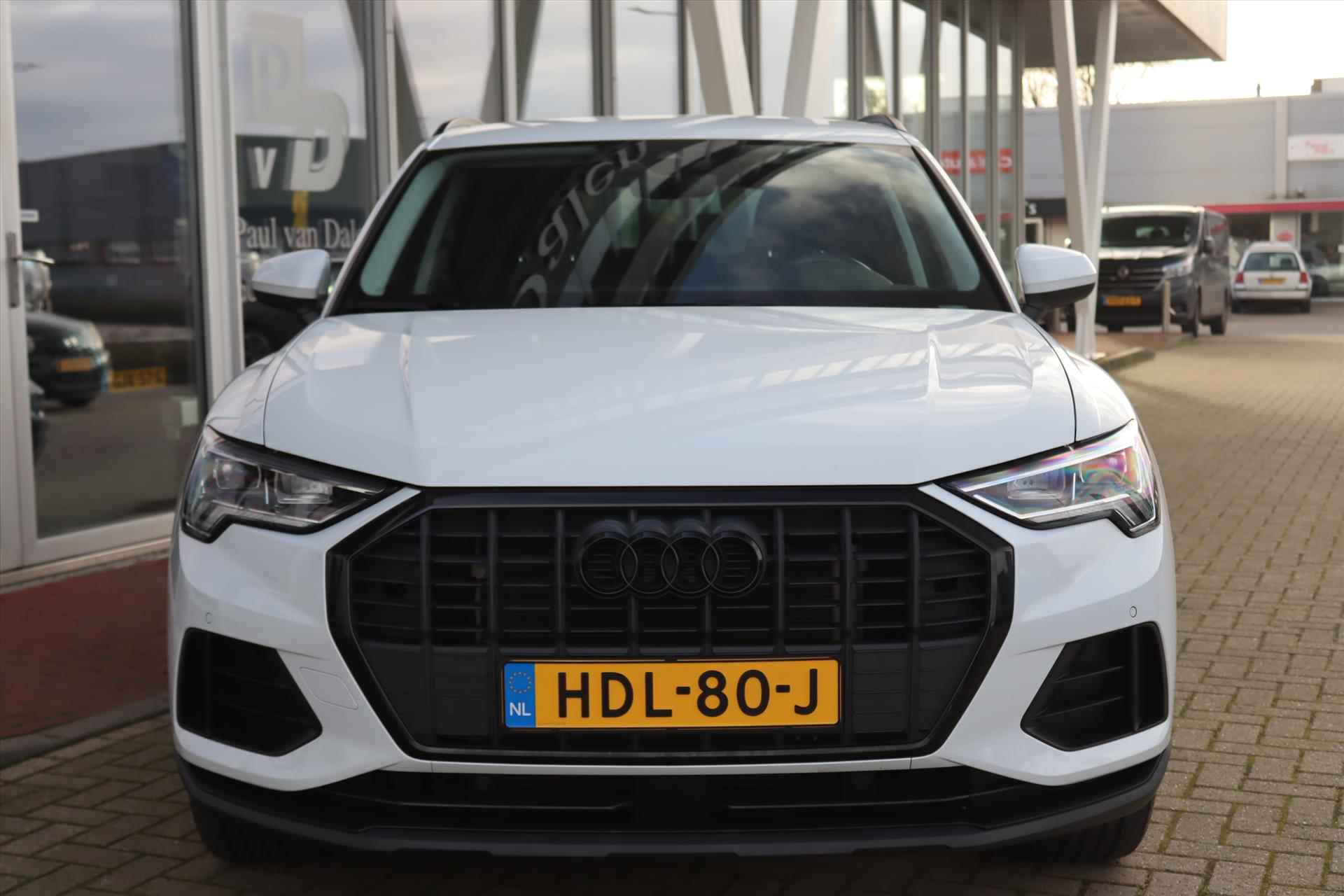 Audi Q3 45TFSIe 245PK PHEV AUTOMAAT BLACK E.D. Navi Carplay | Adapt.Cruise | Virtual Cockpit | Verwarmde stoelen | Electr.Klep | Wit Metallic | - 40/58