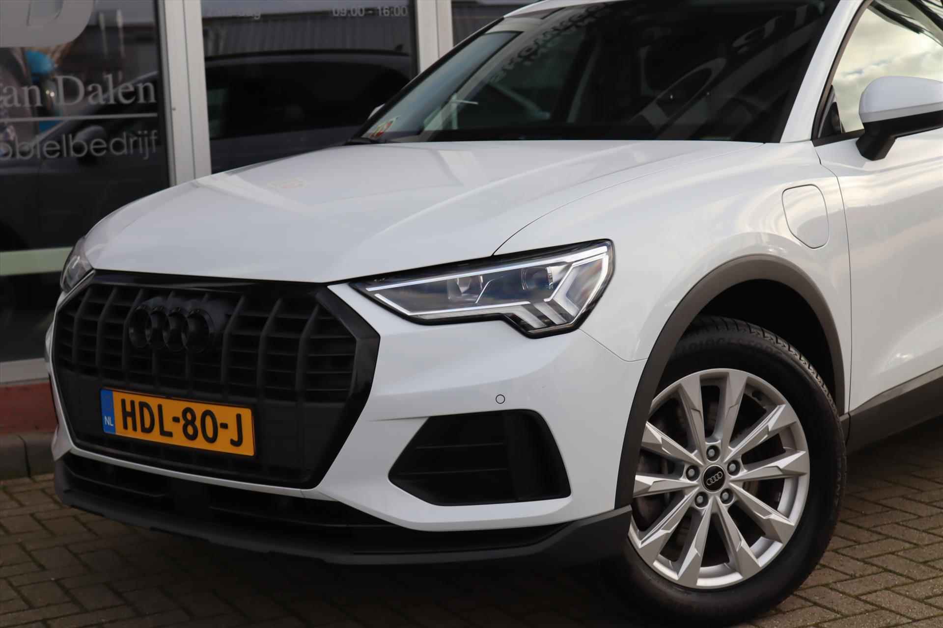 Audi Q3 45TFSIe 245PK PHEV AUTOMAAT BLACK E.D. Navi Carplay | Adapt.Cruise | Virtual Cockpit | Verwarmde stoelen | Electr.Klep | Wit Metallic | - 54/58