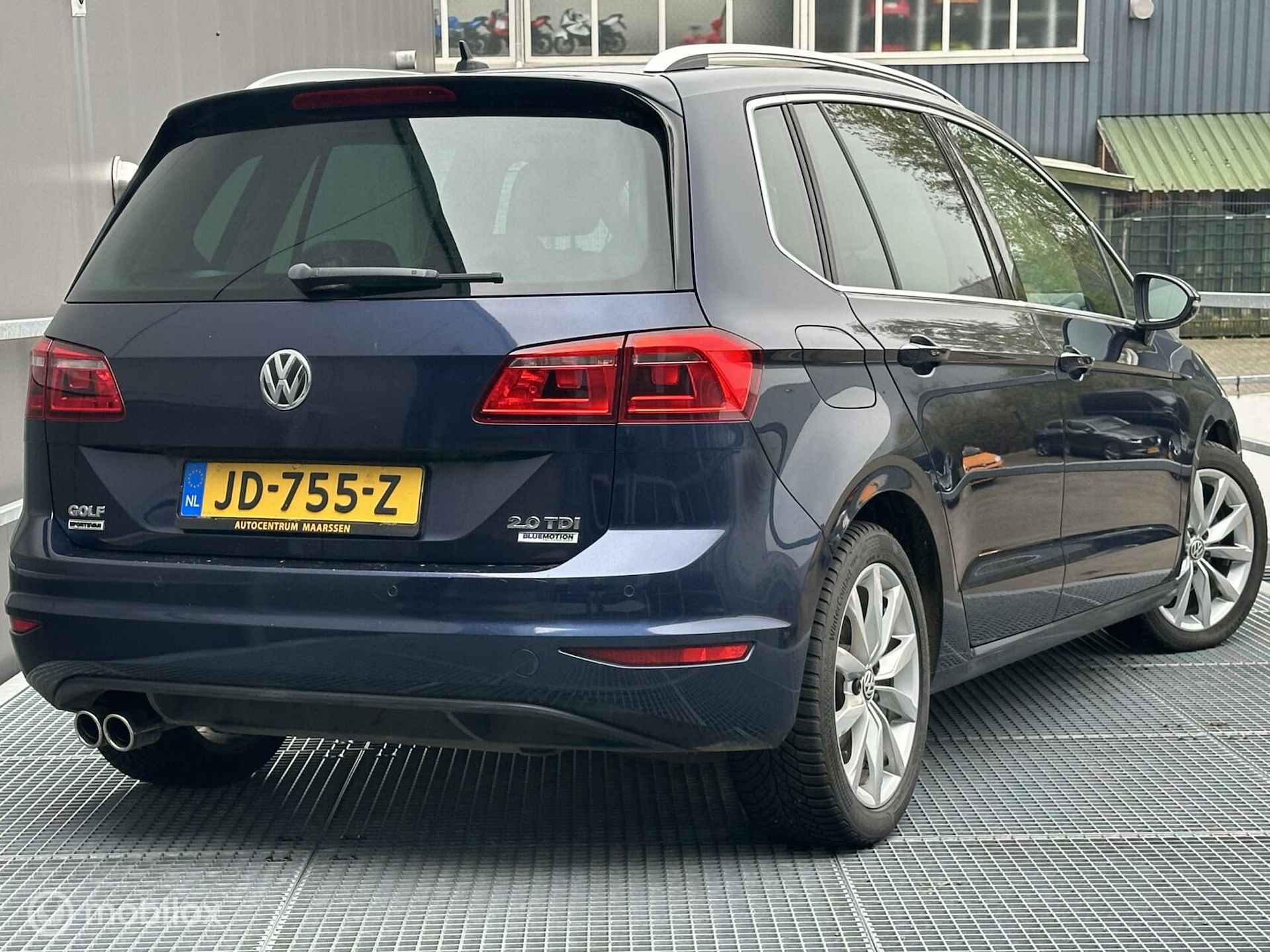 Volkswagen Golf Sportsvan 2.0 TDI Highline - 22/25