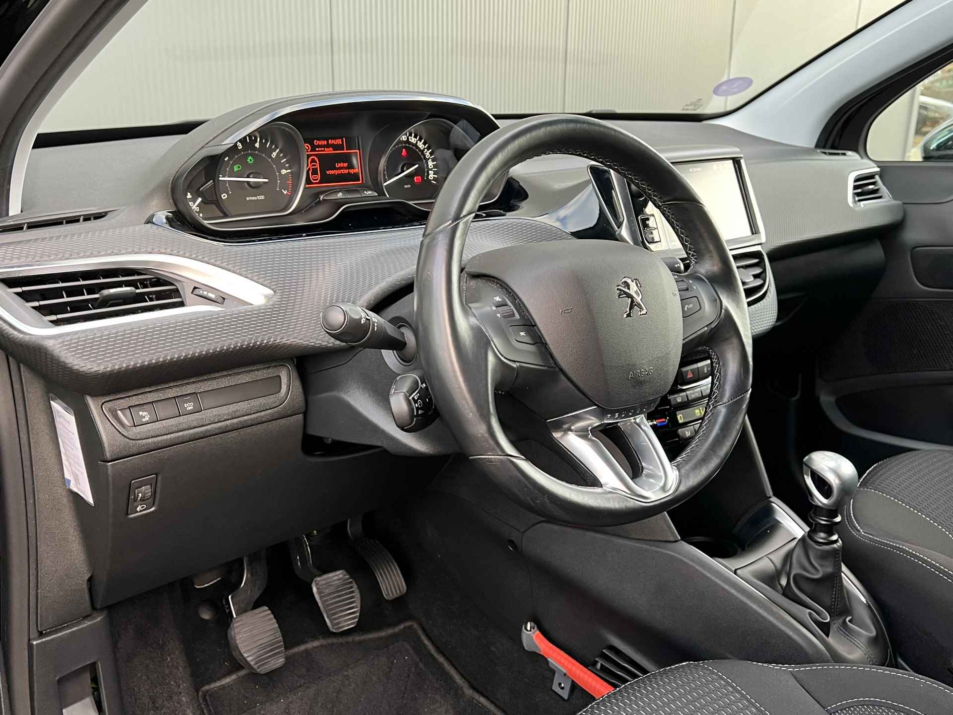 Peugeot 208 1.2 PT 110pk Allure | Led | Climate | Camera | Navigatie | 16" Lichtmetaal | Cruisecontrol | Parkeersensoren | 1e Eigenaar - 14/27