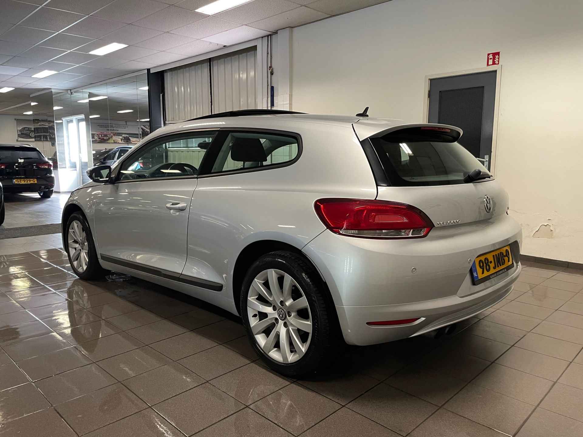 Volkswagen Scirocco 1.4 TSI * NL auto / Panorama kantel dak / Navigatie / Nieuw staat * - 3/24