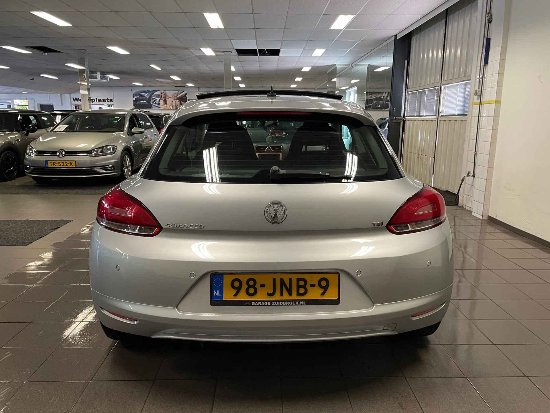 Volkswagen Scirocco 1.4 TSI * NL auto / Panorama kantel dak / Navigatie / Nieuw staat * - 4/24