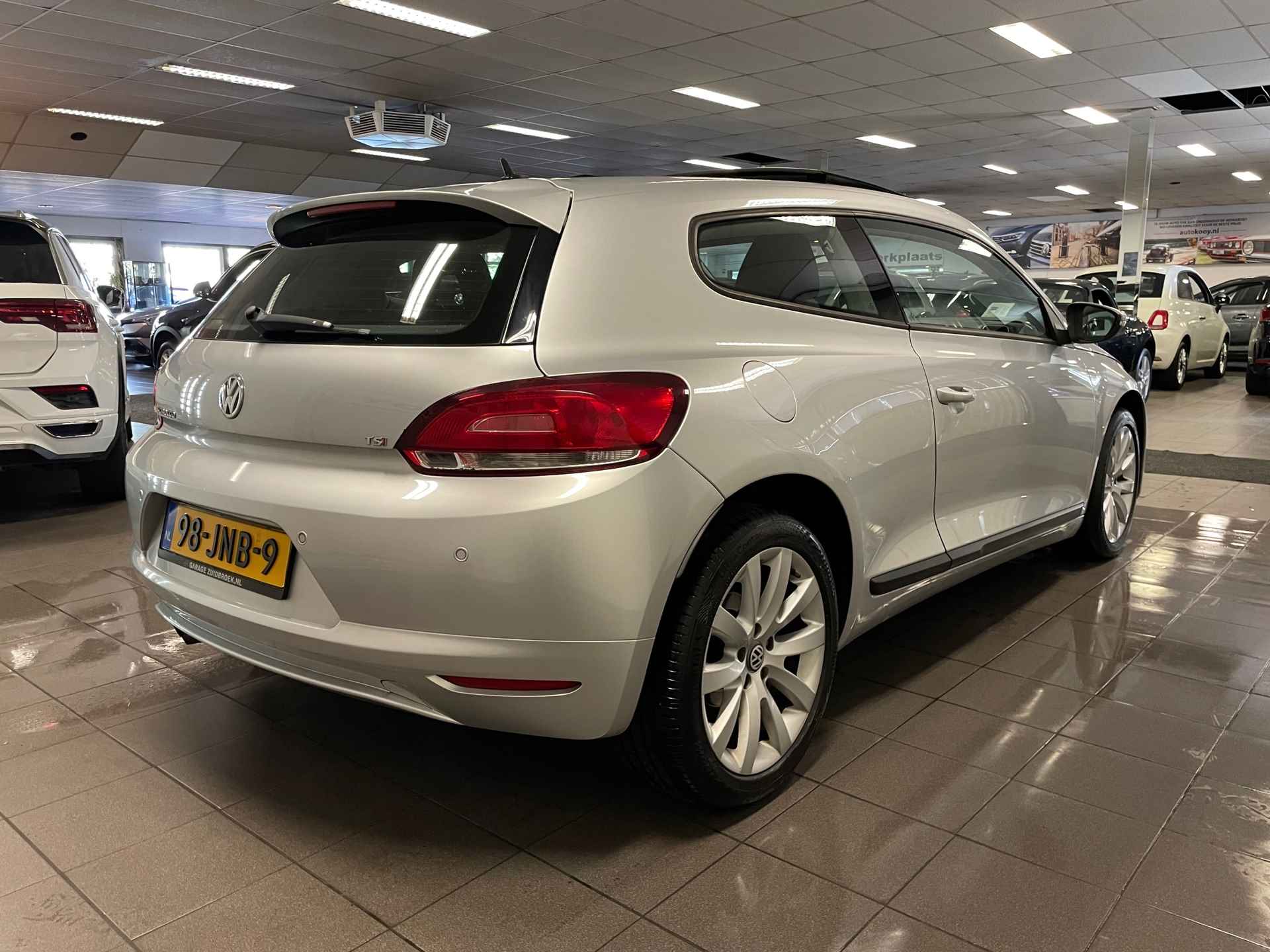 Volkswagen Scirocco 1.4 TSI * NL auto / Panorama kantel dak / Navigatie / Nieuw staat * - 5/24