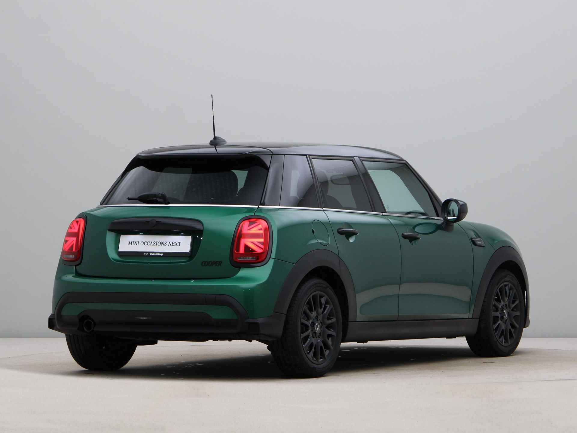 MINI 5-deurs Cooper Camden Edition Aut. - 10/24