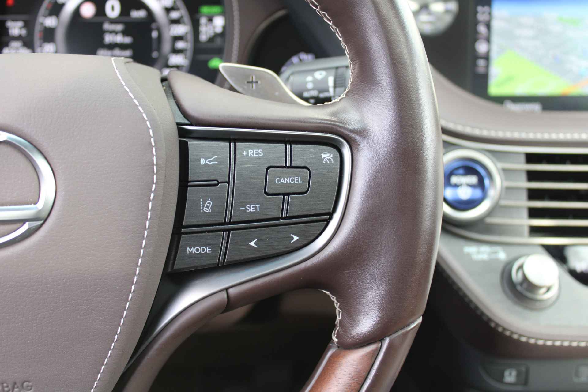 Lexus LS 500h AWD President Line | Full Options | Orig. NL | Uniek | Mark Levinson Audio | Ottoman rear seat | 359PK  | Luxe Leder | 1e eigenaar | - 15/38