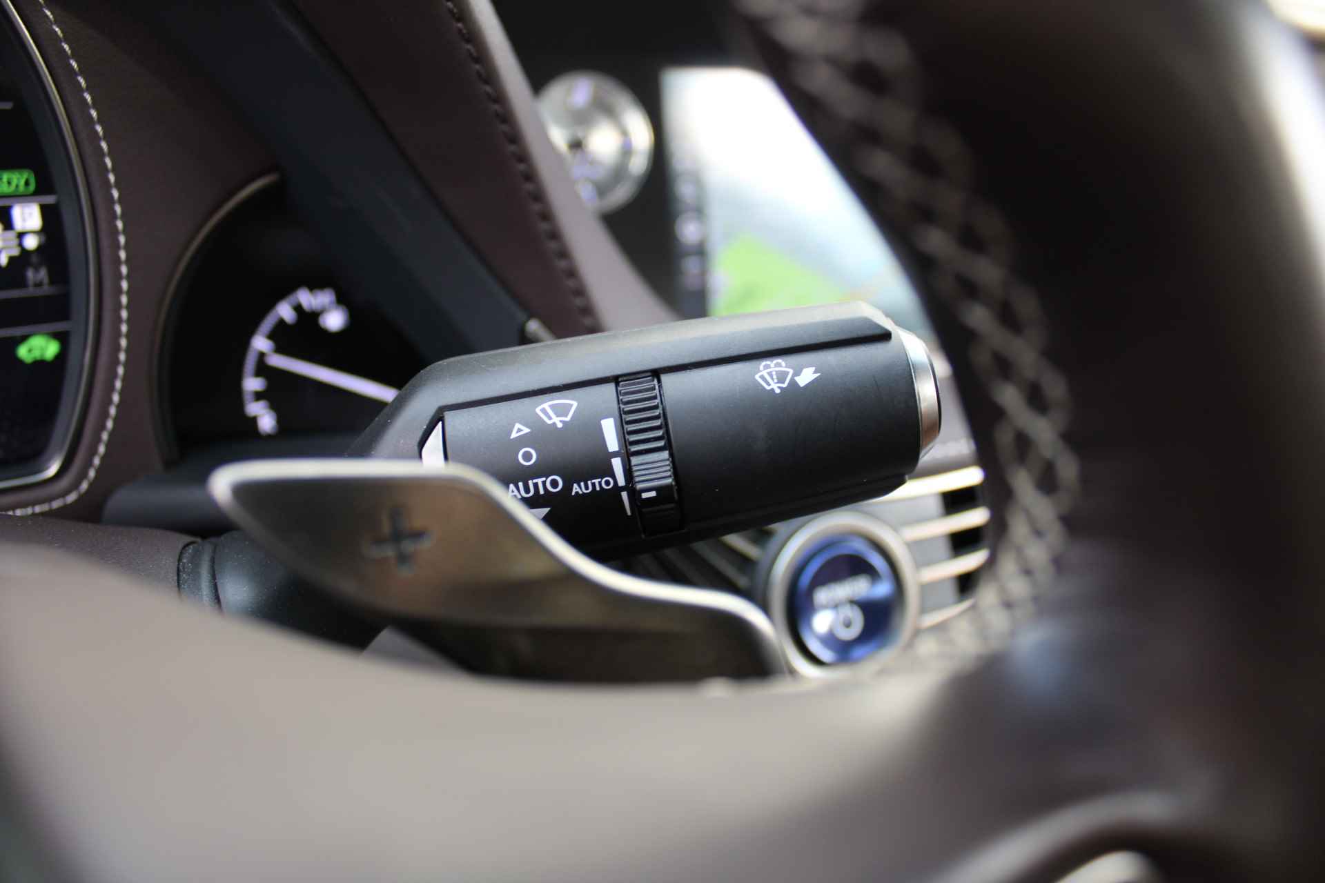 Lexus LS 500h AWD President Line | Full Options | Orig. NL | Uniek | Mark Levinson Audio | Ottoman rear seat | 359PK  | Luxe Leder | 1e eigenaar | - 16/38