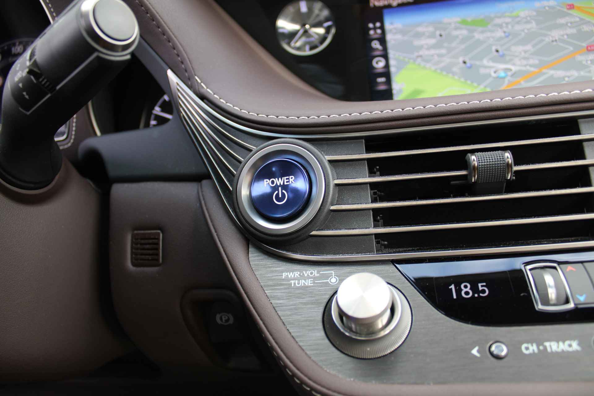 Lexus LS 500h AWD President Line | Full Options | Orig. NL | Uniek | Mark Levinson Audio | Ottoman rear seat | 359PK  | Luxe Leder | 1e eigenaar | - 20/38