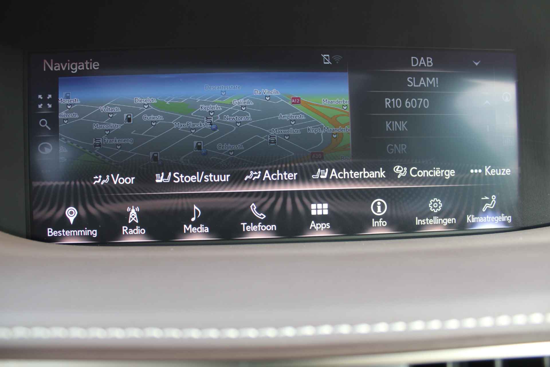 Lexus LS 500h AWD President Line | Full Options | Orig. NL | Uniek | Mark Levinson Audio | Ottoman rear seat | 359PK  | Luxe Leder | 1e eigenaar | - 23/38