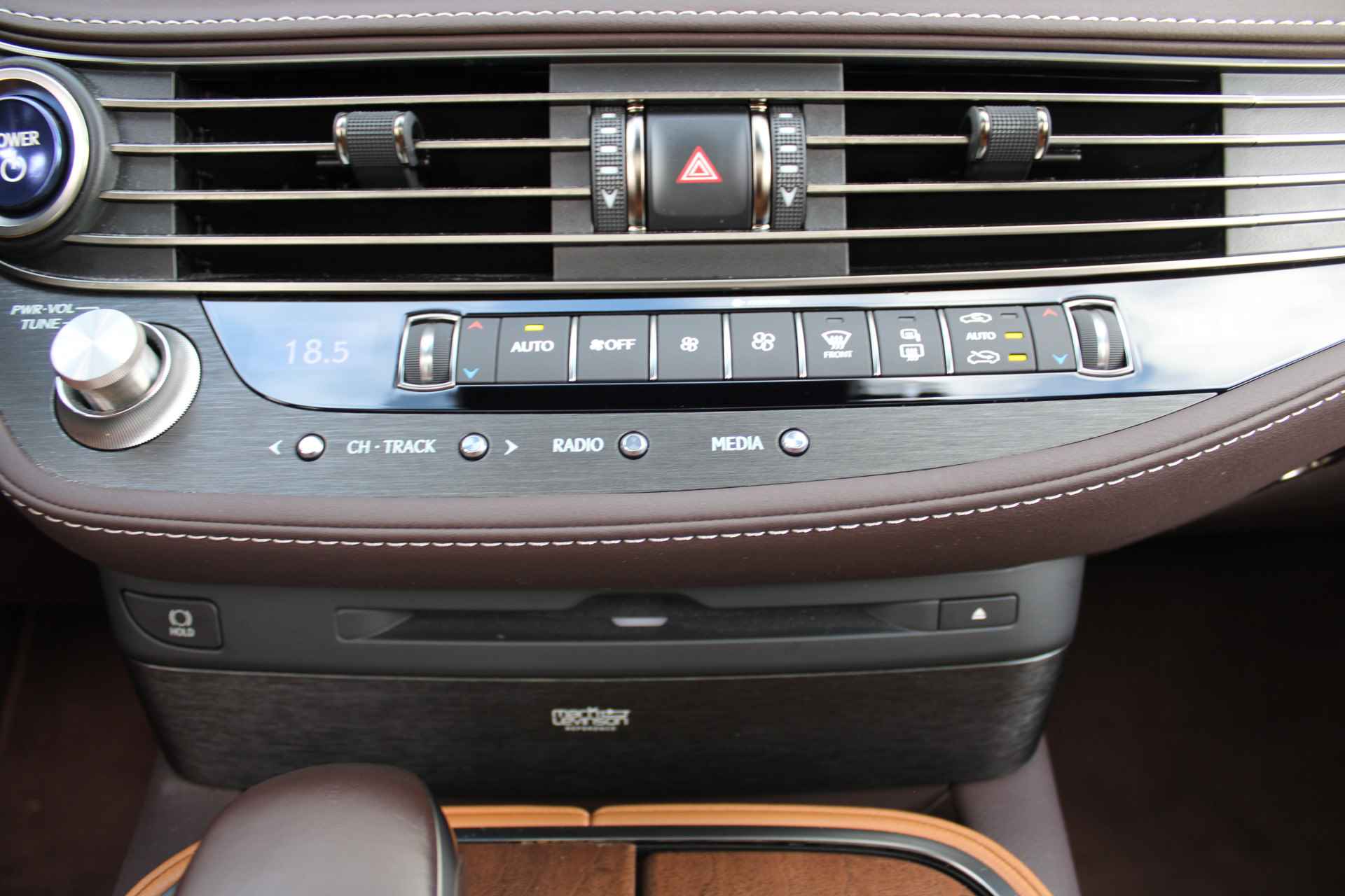 Lexus LS 500h AWD President Line | Full Options | Orig. NL | Uniek | Mark Levinson Audio | Ottoman rear seat | 359PK  | Luxe Leder | 1e eigenaar | - 25/38