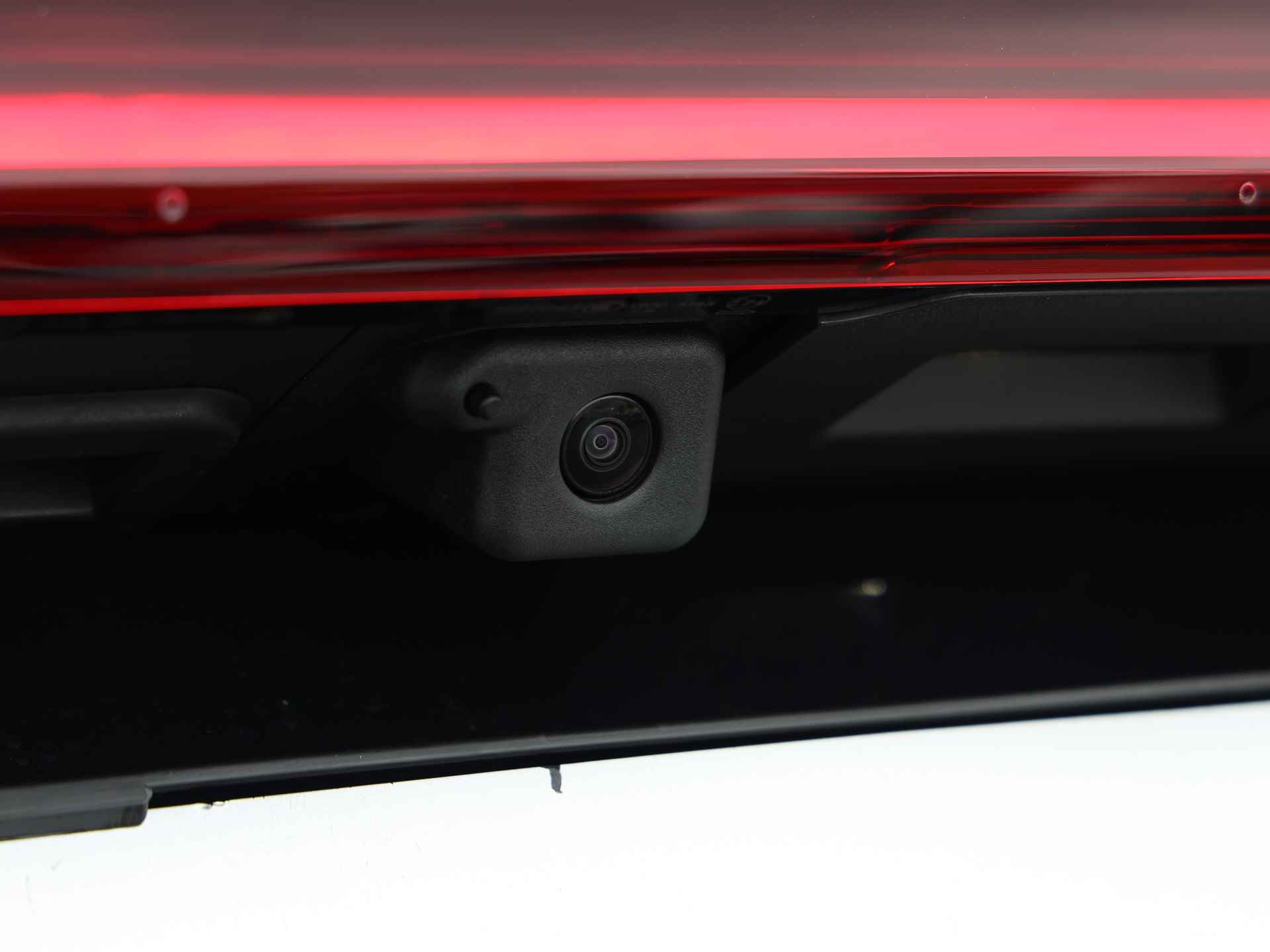 Audi Q8 e-tron 55 Quattro Advanced Edition Plus 115 kWh/408pk | Nu met 7.700,- | Optiekpakket zwart plus | Rood gespoten remzadels 18" | Sportstoelen | - 21/50