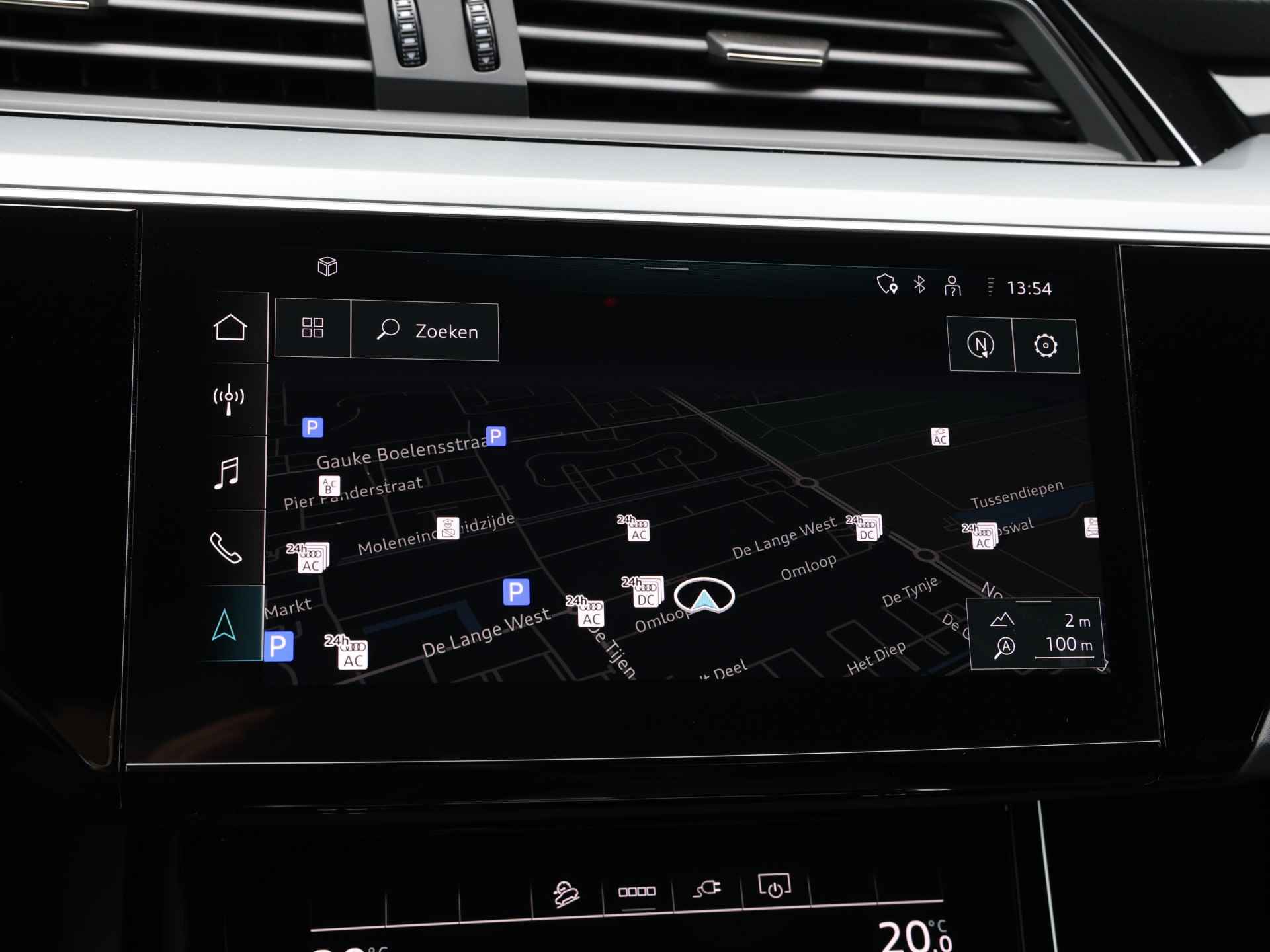 Audi Q8 e-tron 55 Quattro Advanced Edition Plus 115 kWh/408pk | Nu met 7.700,- | Optiekpakket zwart plus | Rood gespoten remzadels 18" | Sportstoelen | - 28/50