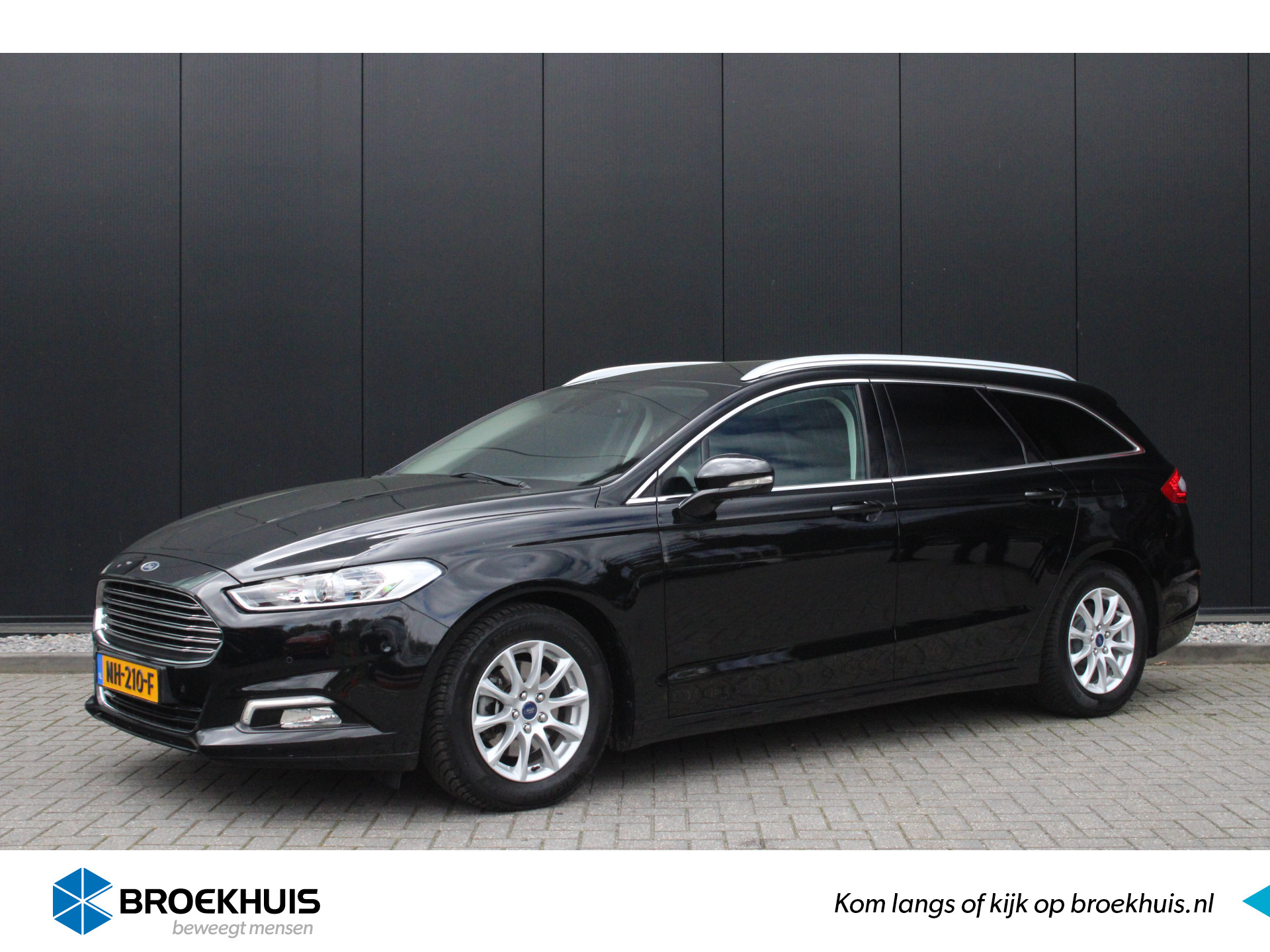 Ford Mondeo Wagon 1.5 160pk Titanium | 100% dealer o.h. | Camera | DAB | 4-Seizoenen banden | Climate control | Keyless | Privacy-glass