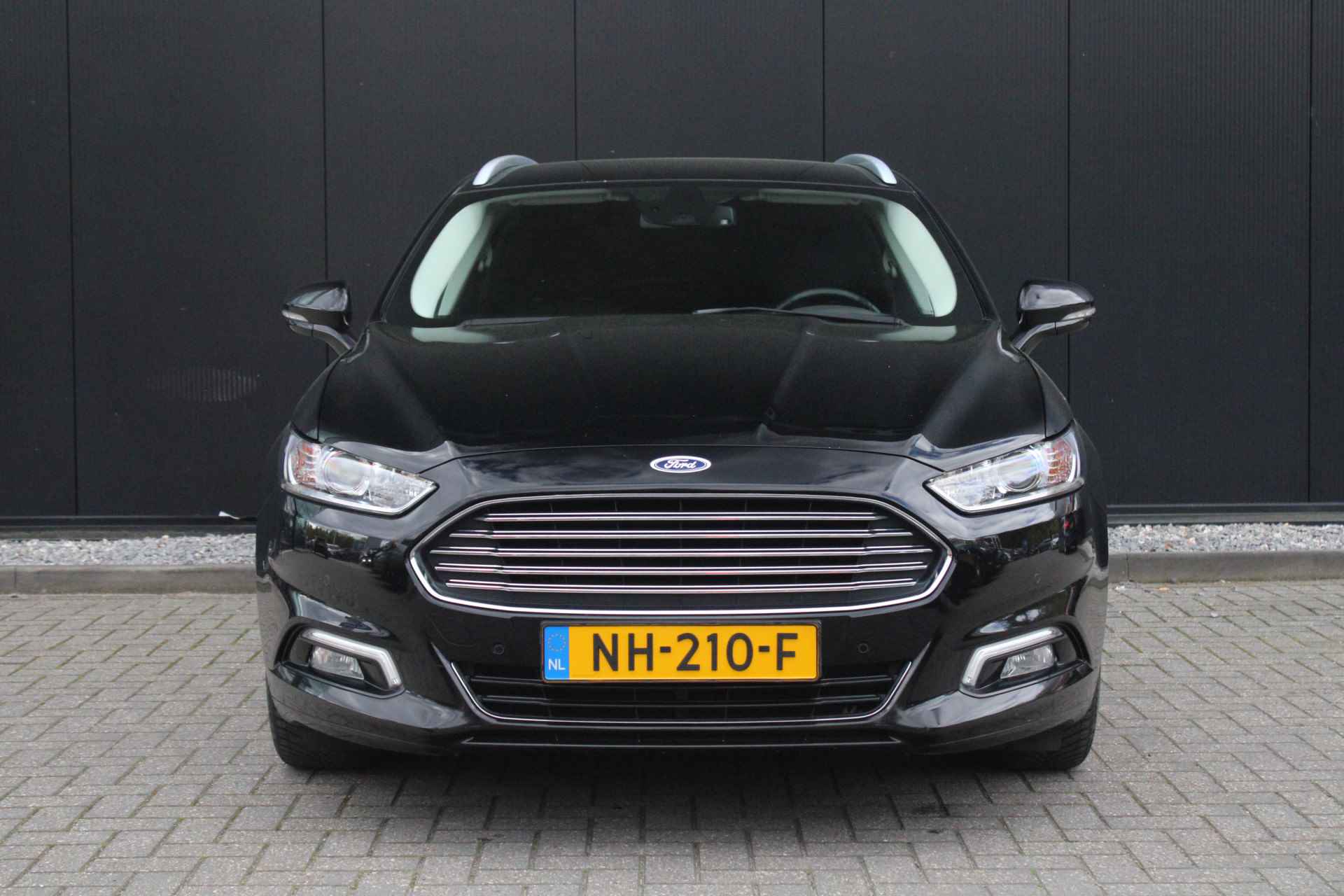 Ford Mondeo Wagon 1.5 160pk Titanium | 100% dealer o.h. | Camera | DAB | 4-Seizoenen banden | Climate control | Keyless | Privacy-glass - 5/37