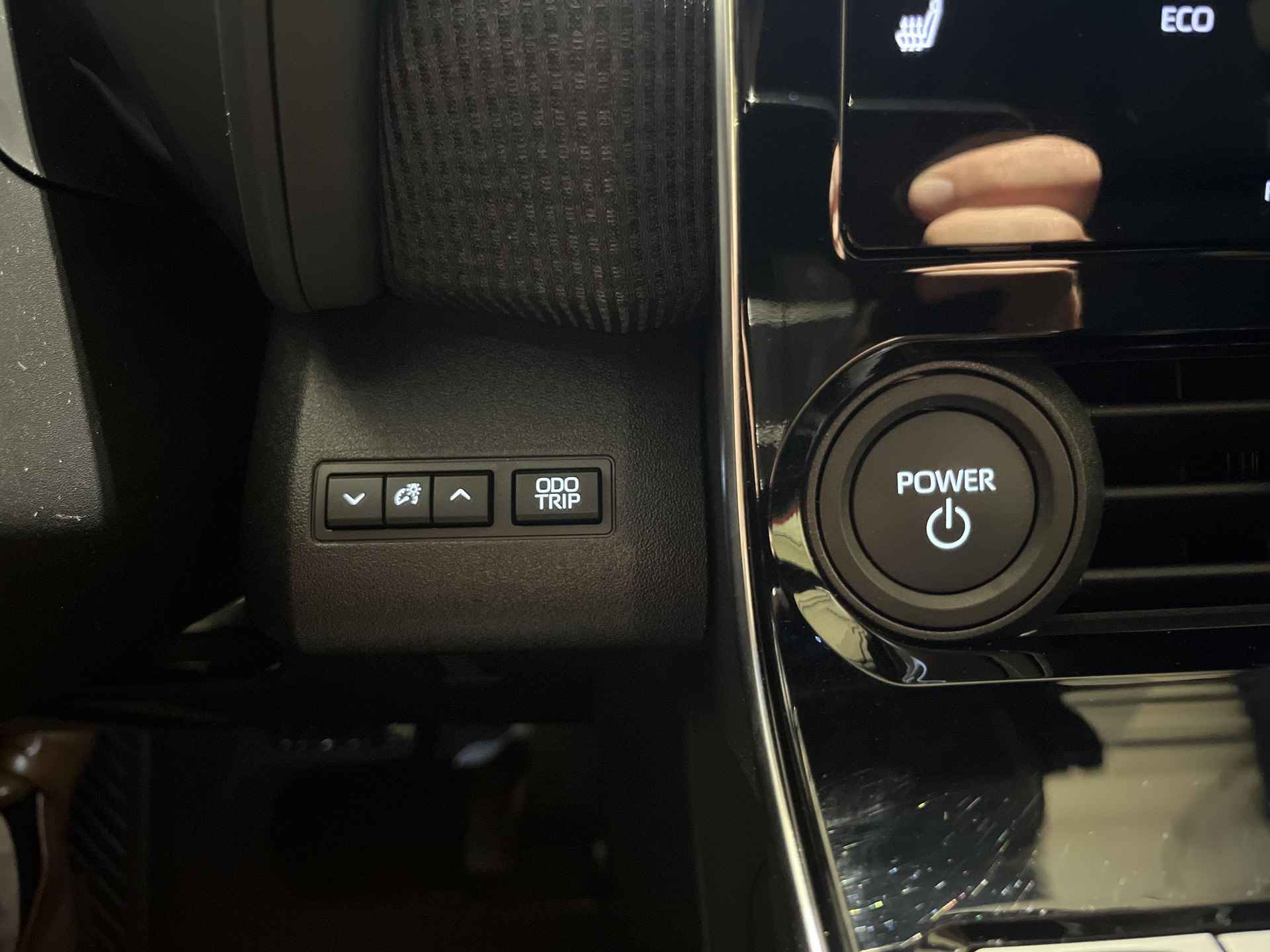 Toyota bZ4X Launch Edition 71 kWh | All-in prijs | 360 camera | Parkeersensoren | Navigatie | - 27/32