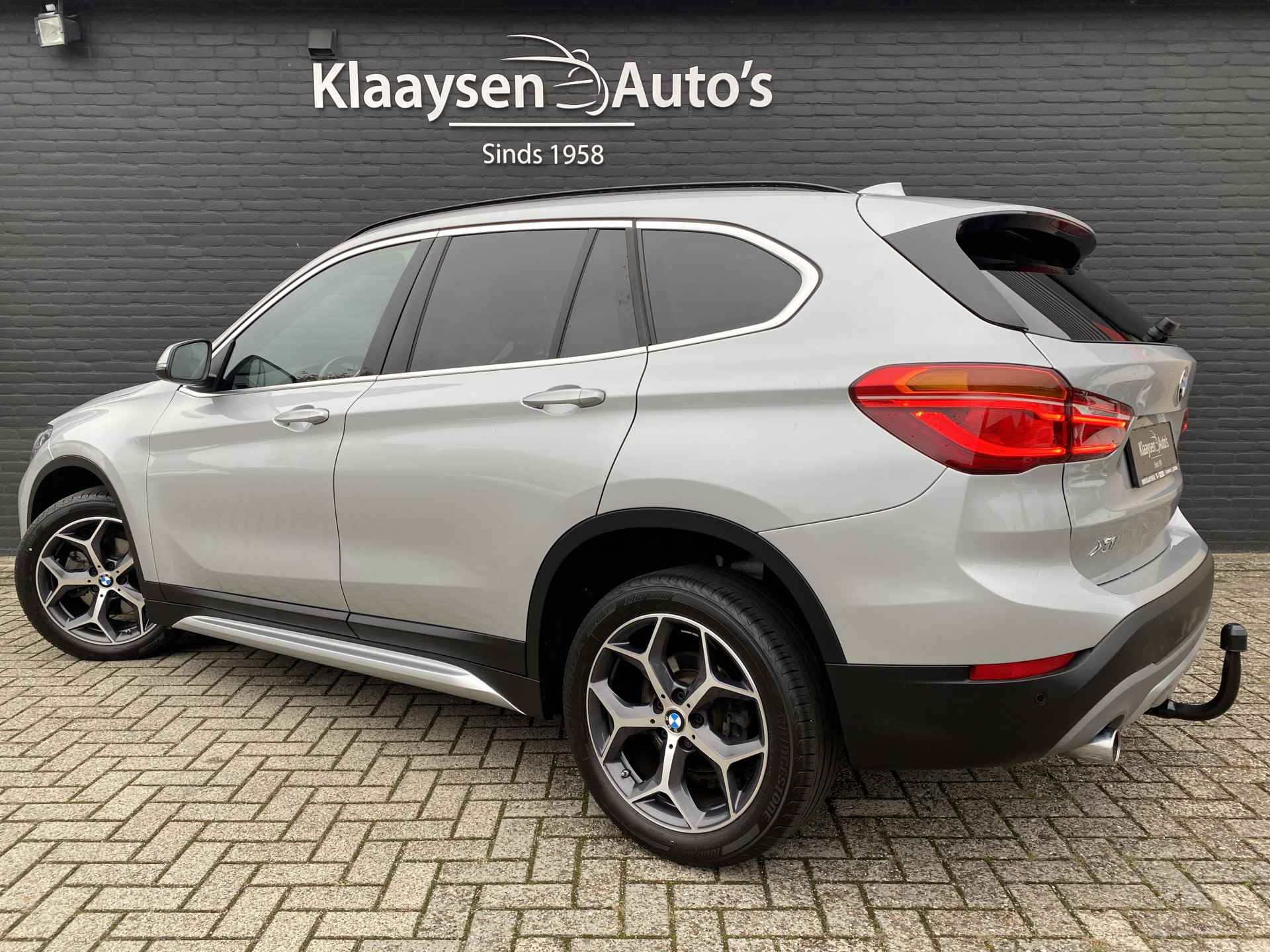 BMW X1 sDrive18i 140 pk Executive Edition AUT. | 1e eigenaar | navigatie | bruin leder interieur | trekhaak | lichtmetalen velgen 18'' - 8/46