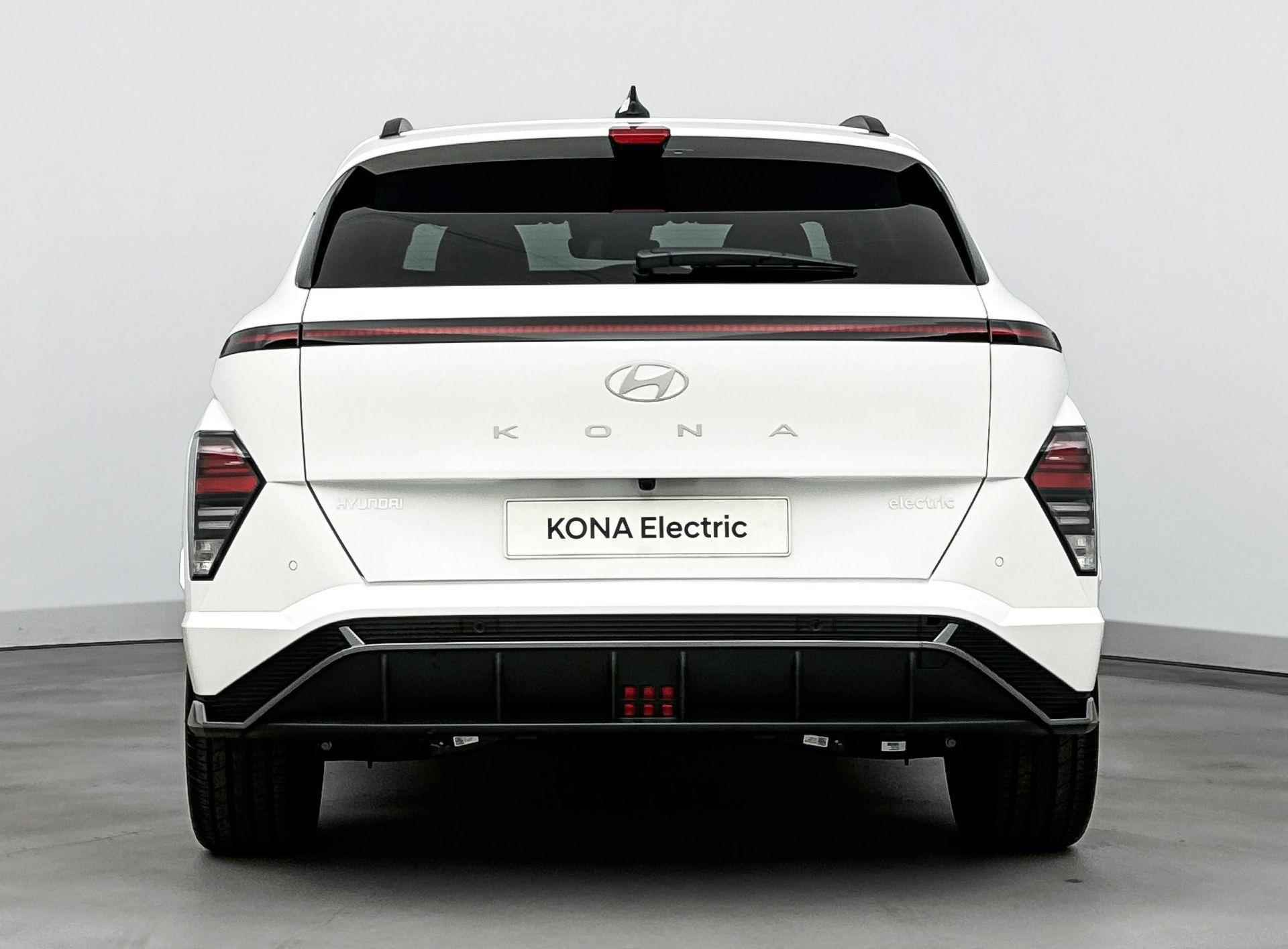 Hyundai Kona Electric N Line 65.4 kWh | Incl. €2000,- Smart Bonus! | 19" Lm-wielen | Stoel + stuurverwarming | 360 Camera | Leer-alcantara | - 6/34