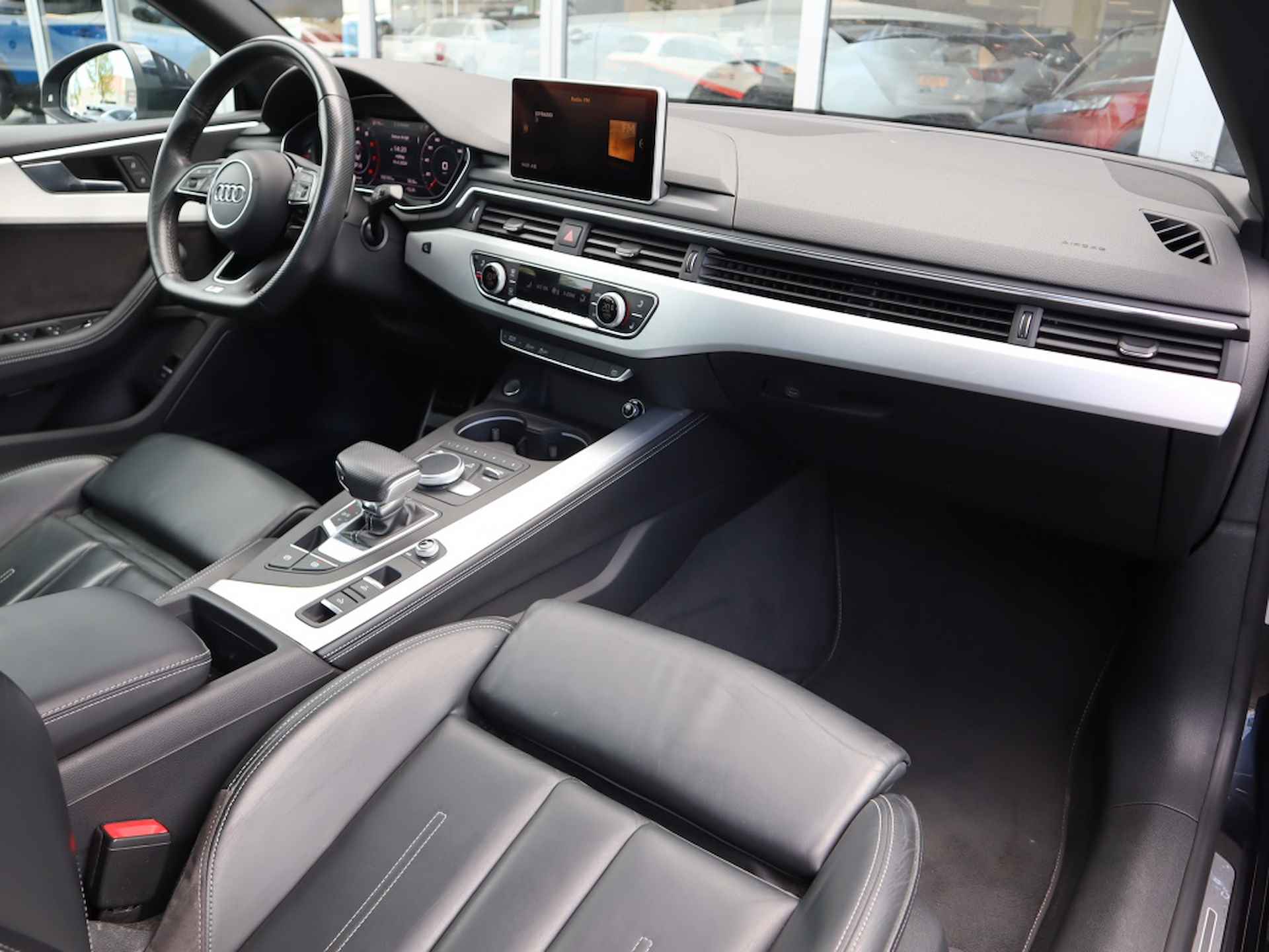 Audi A5 Cabriolet 2.0 TFSI 190PK DSG Launch Edition / Leer /Stoelverwarming /Trekh - 11/43