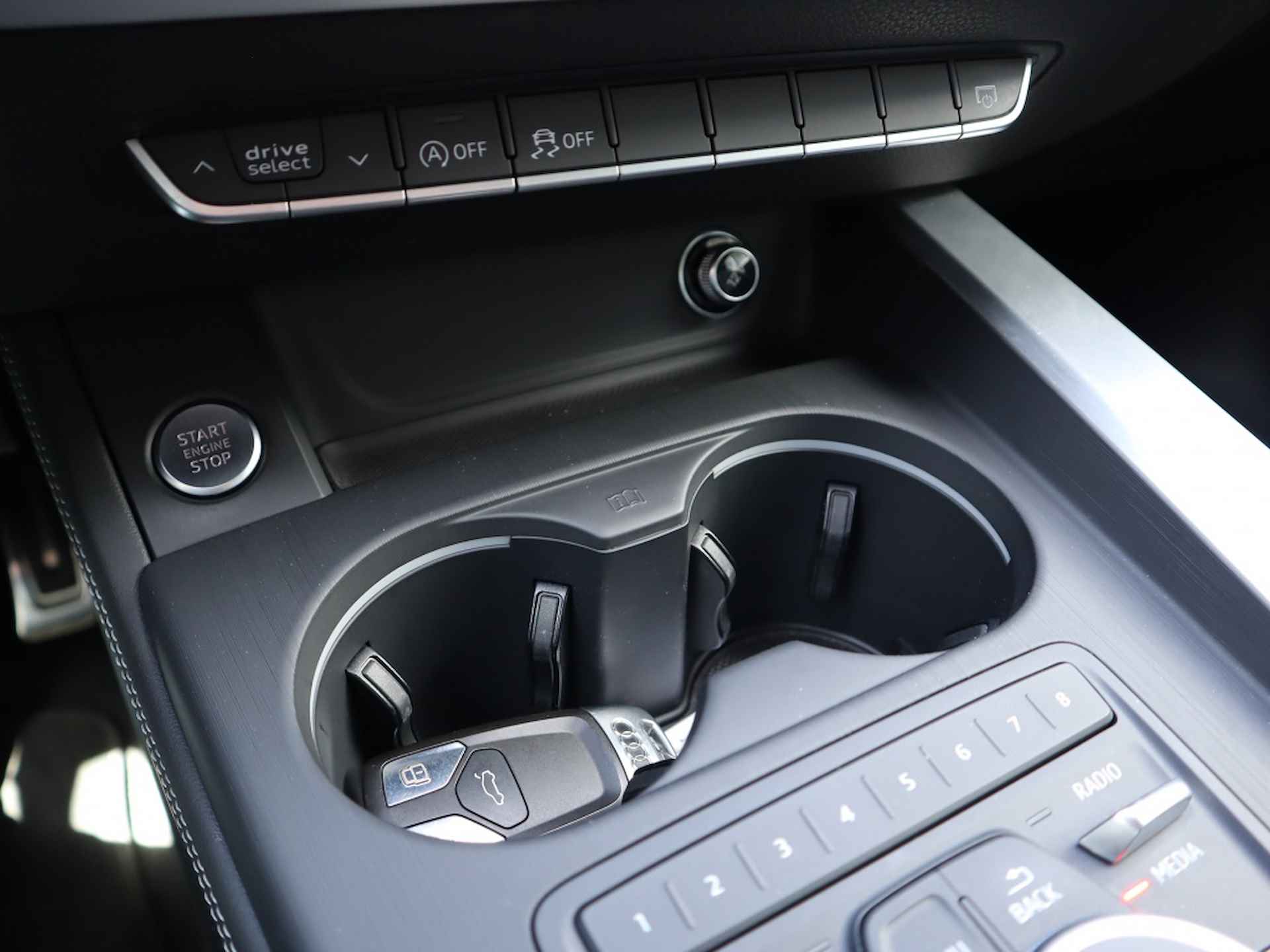 Audi A5 Cabriolet 2.0 TFSI 190PK DSG Launch Edition / Leer /Stoelverwarming /Trekh - 30/43
