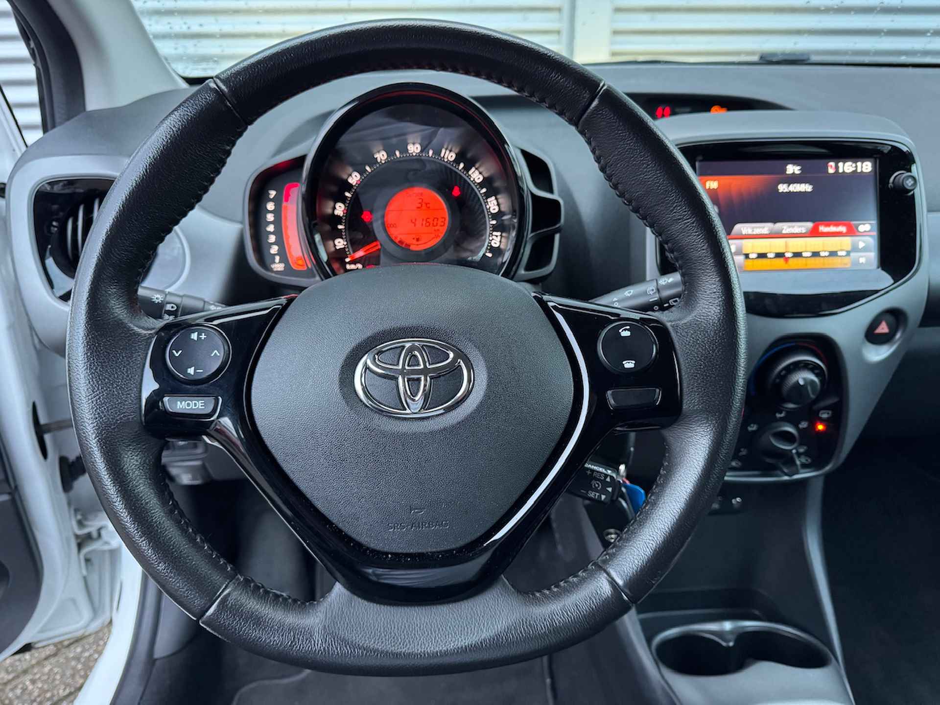 TOYOTA Aygo 1.0 VVT-i 72pk 5D x-play | Airco | Apple Carplay/Android Auto | Camera | - 13/40