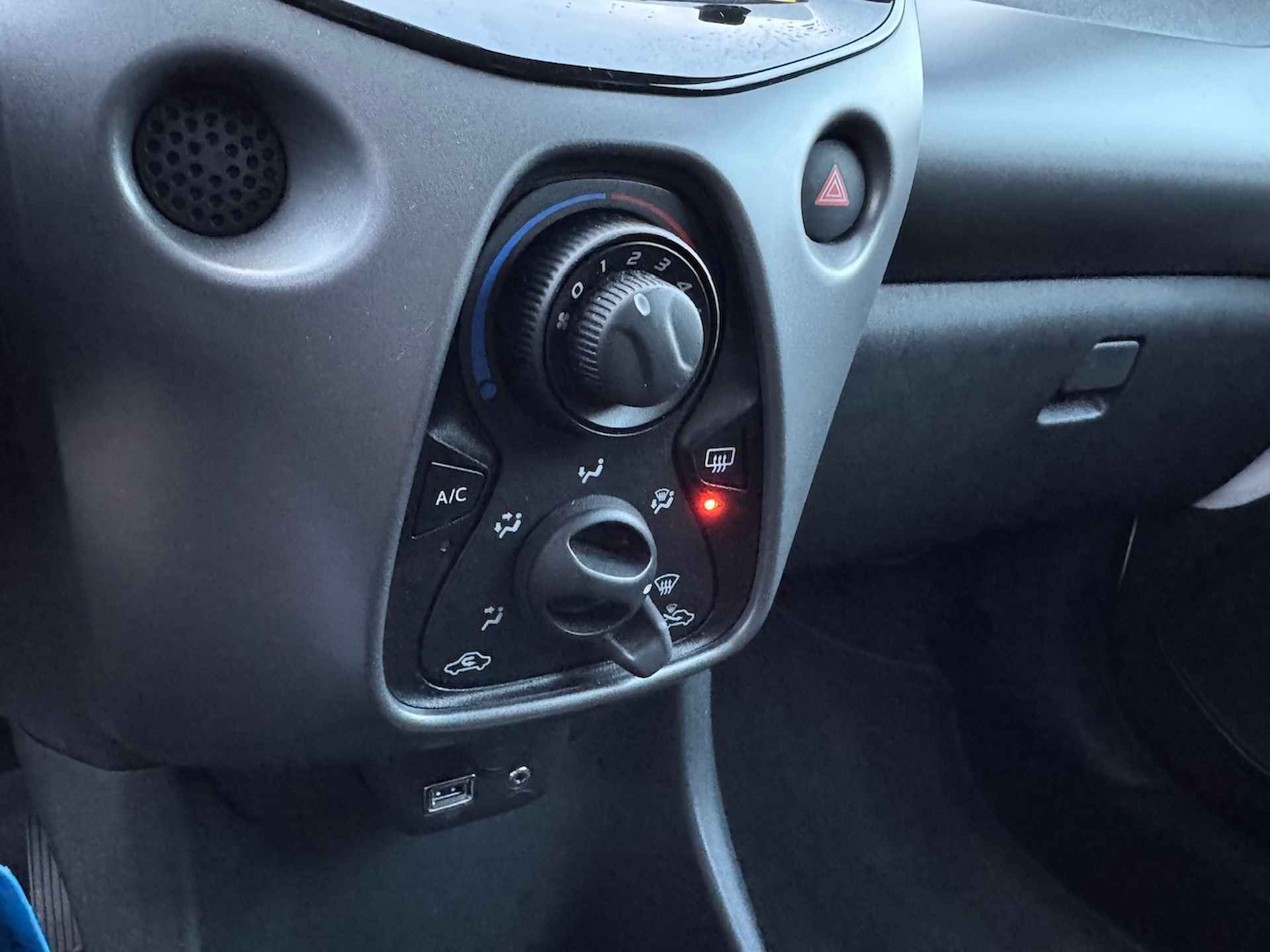 TOYOTA Aygo 1.0 VVT-i 72pk 5D x-play | Airco | Apple Carplay/Android Auto | Camera | - 23/40