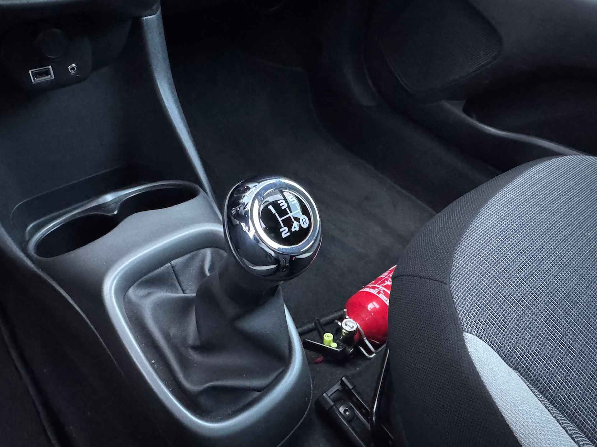 TOYOTA Aygo 1.0 VVT-i 72pk 5D x-play | Airco | Apple Carplay/Android Auto | Camera | - 24/40