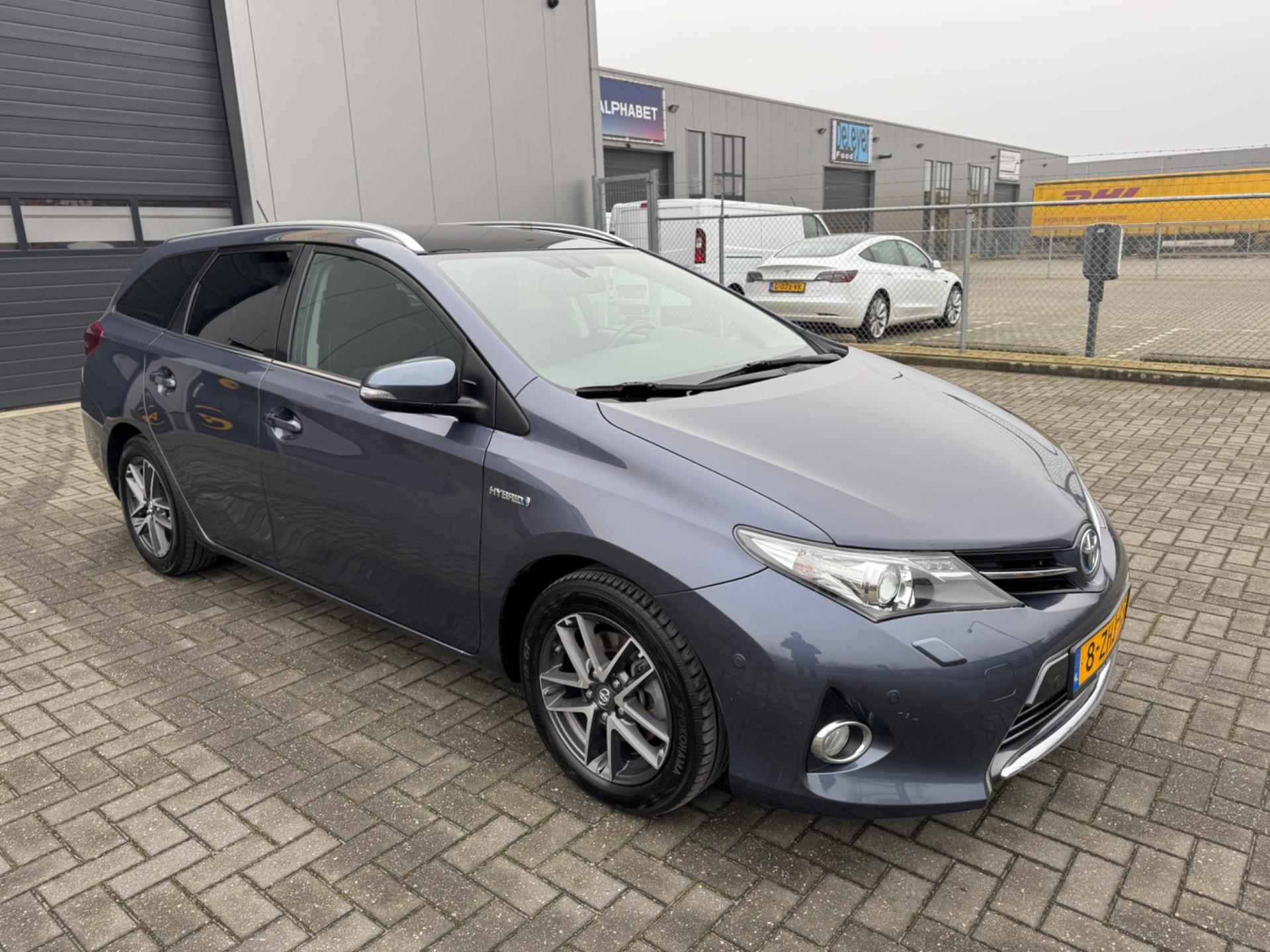 Toyota Auris Touring Sports 1.8 Hybrid Lease - 4/33